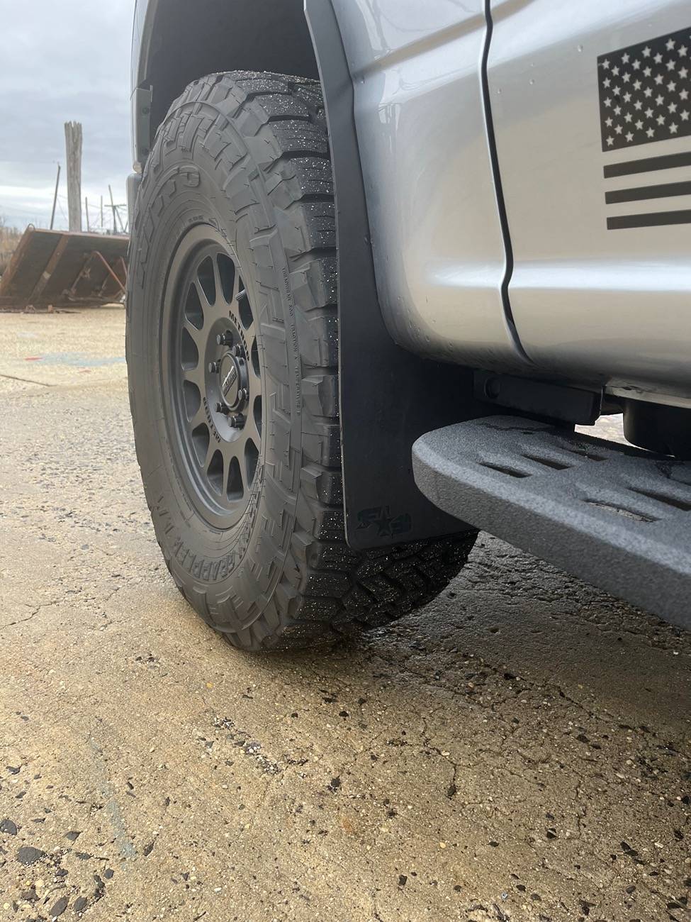 Ford F-150 No-drill Mud Flaps - recommendations? IMG_3095