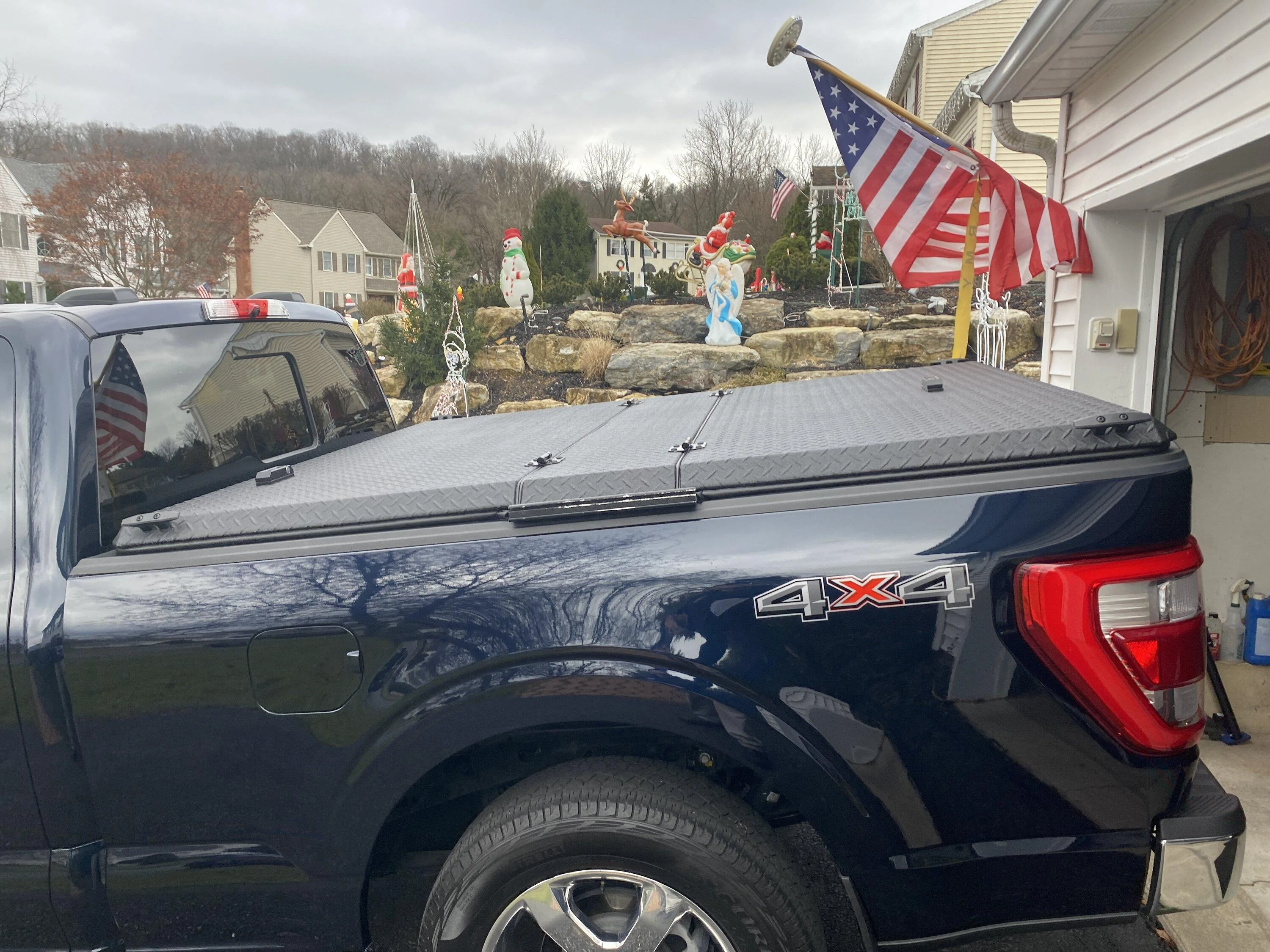 Ford F-150 Truck Cap vs. bed cover IMG_3104