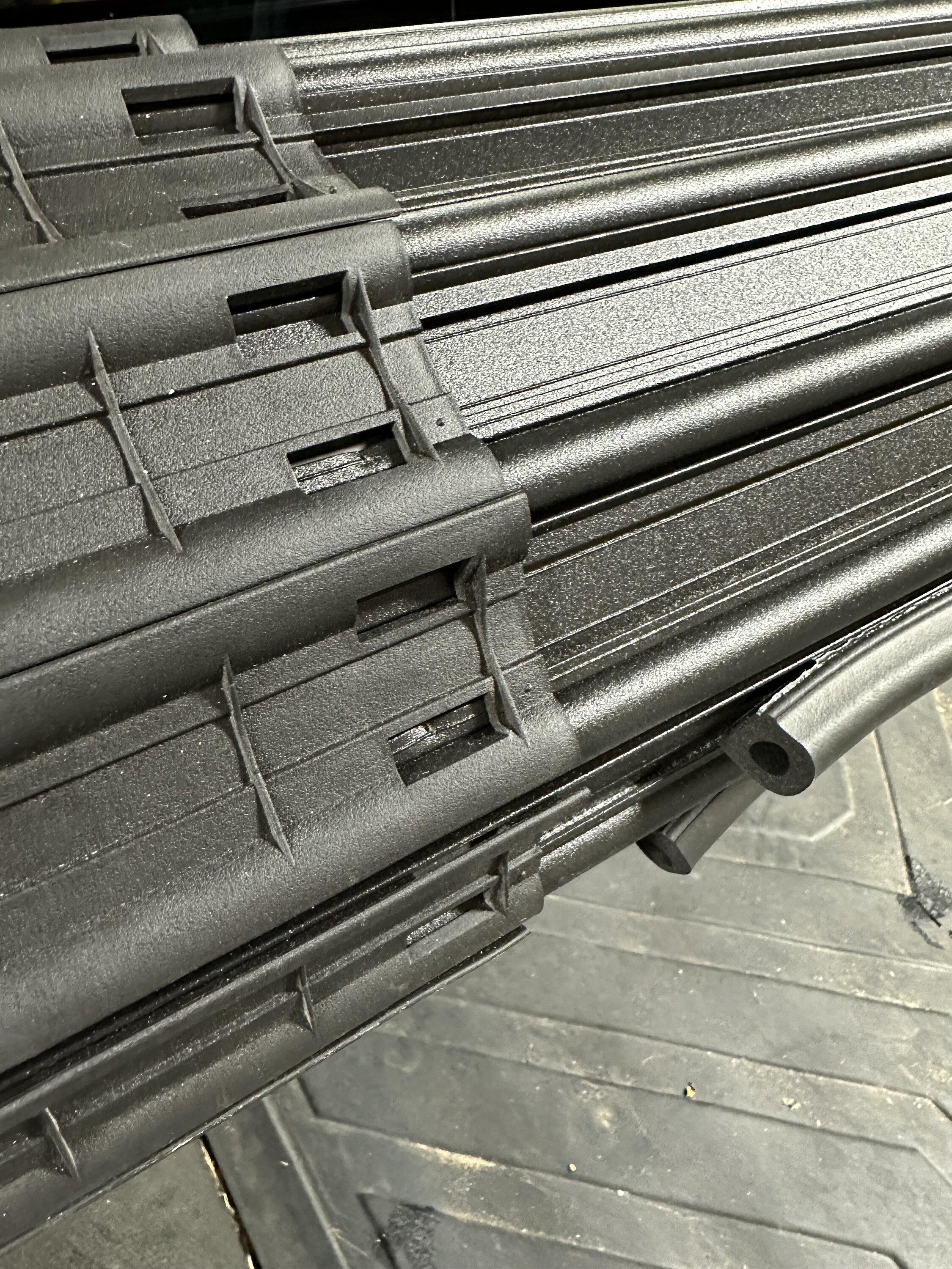 Ford F-150 BAK X4S Rolling Tonneau - Divots in Aluminum Underside IMG_3164