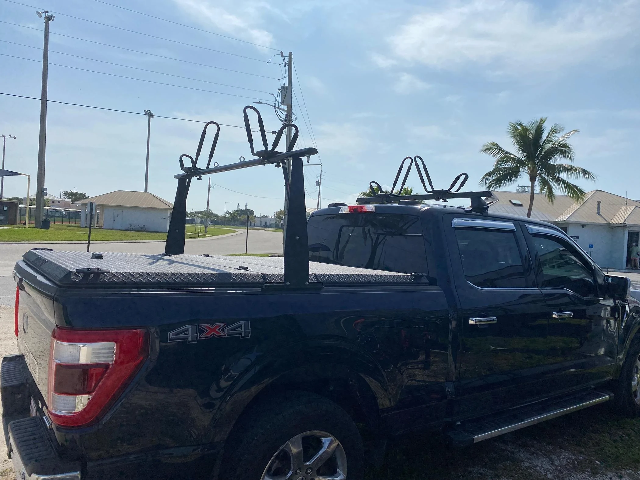 Ford F-150 Tonneau covers that allow the auto tailgate to open without help IMG_3256