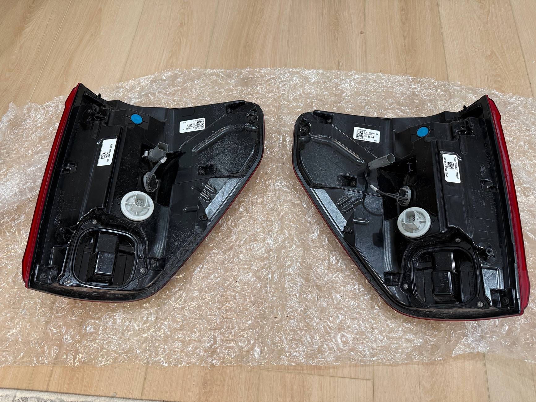 Ford F-150 2024 F150 Halogen Taillights with BLIS - $650 IMG_3592