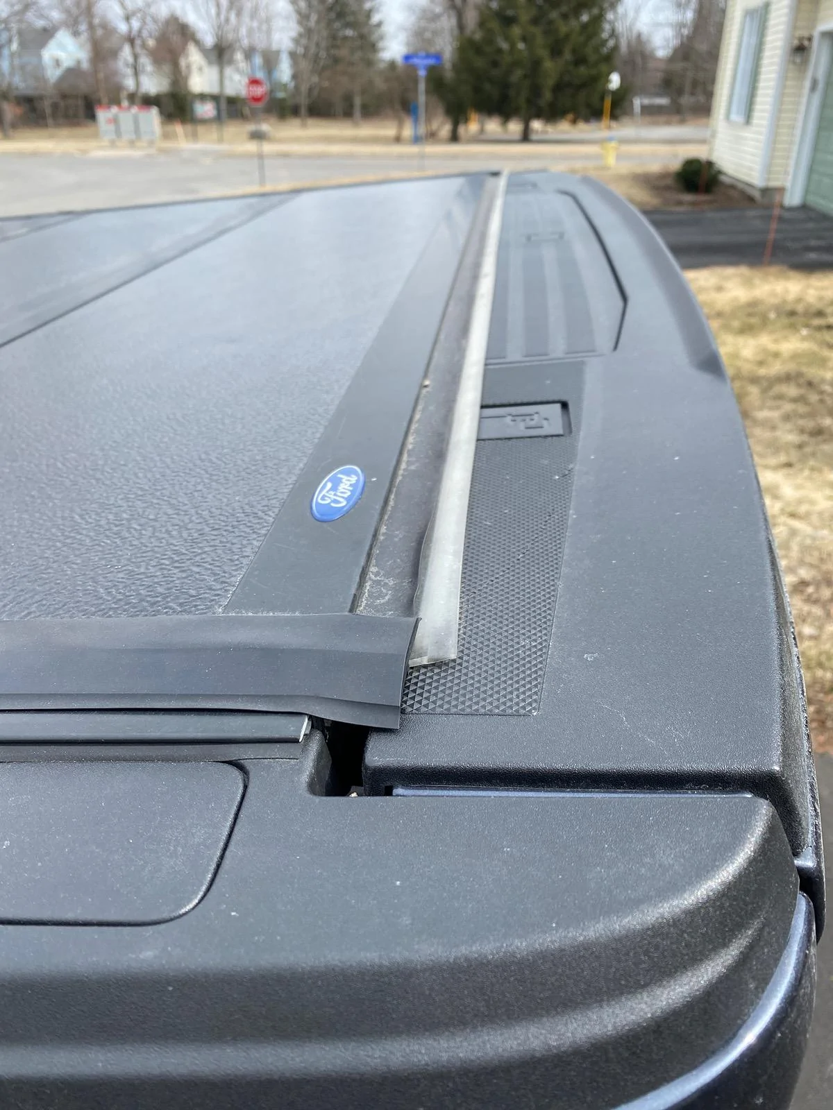Ford F-150 Ford tonneau cover IMG_3776