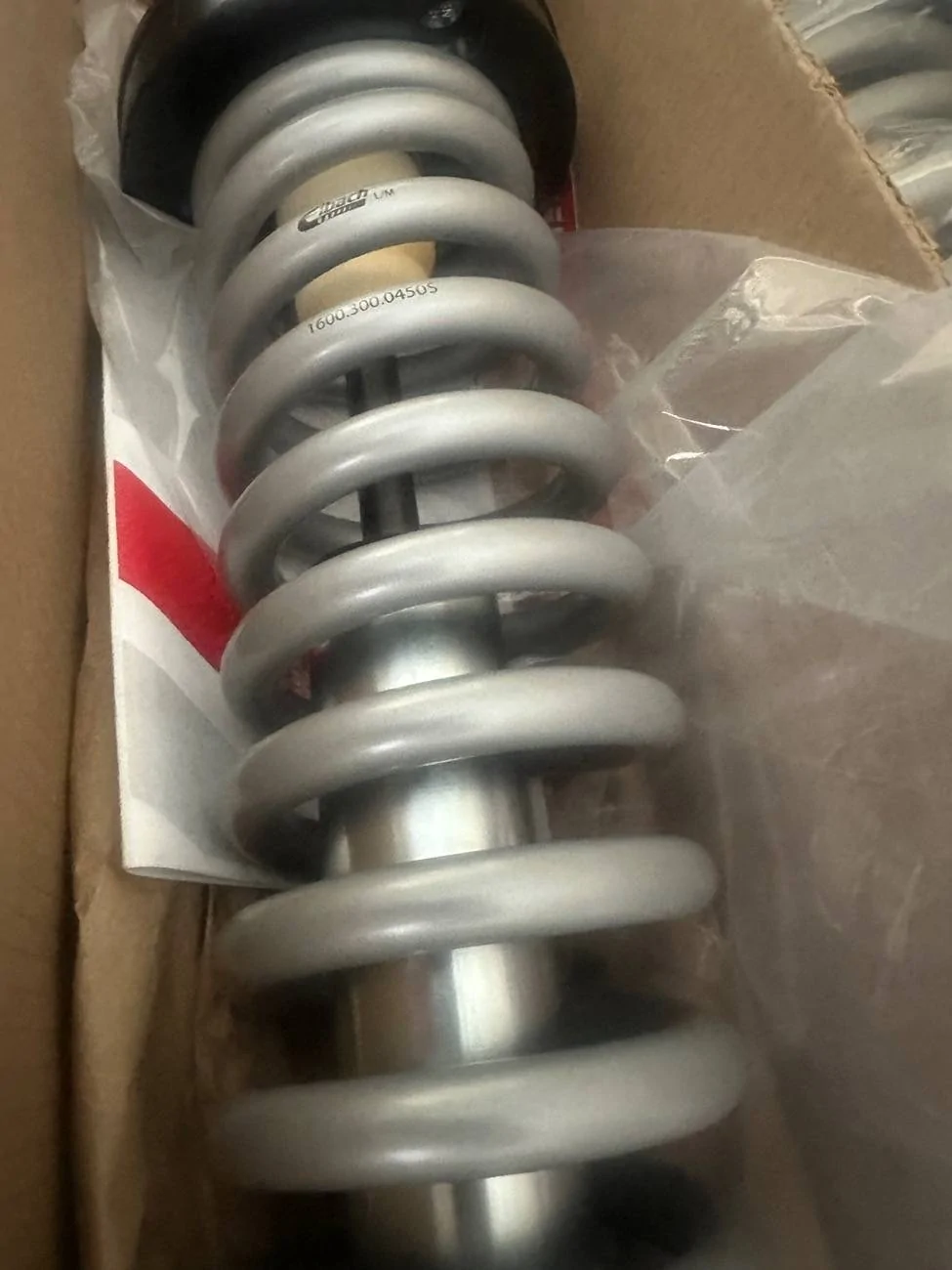 Ford F-150 Eibach pro truck 2.0 delivered. Spring bowing normal? IMG_3803