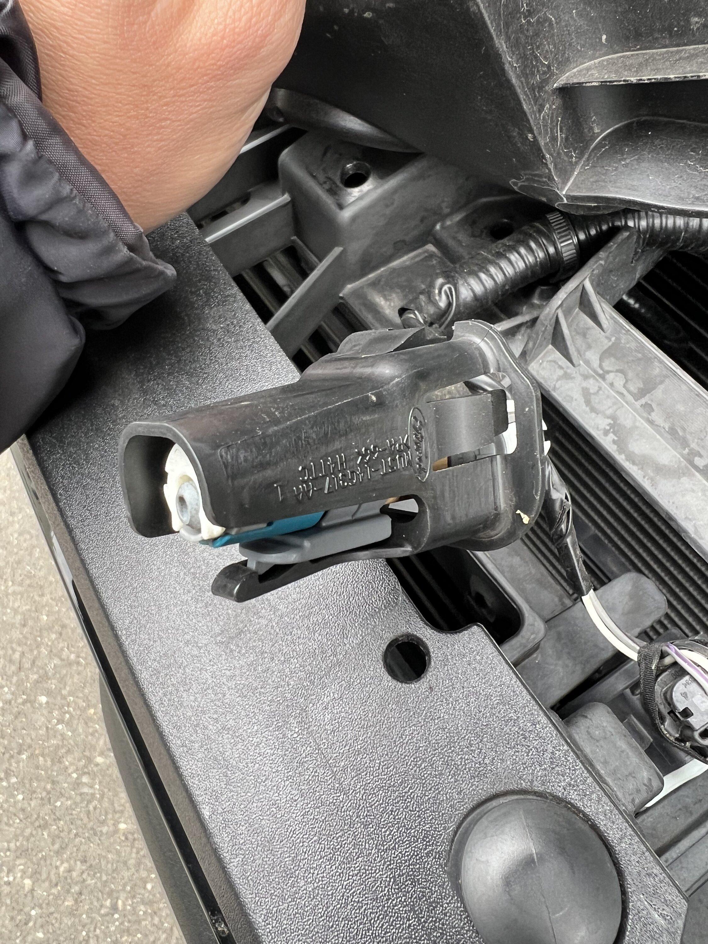 Ford F-150 F150 Front Camera, is this the wiring for it? IMG_4325