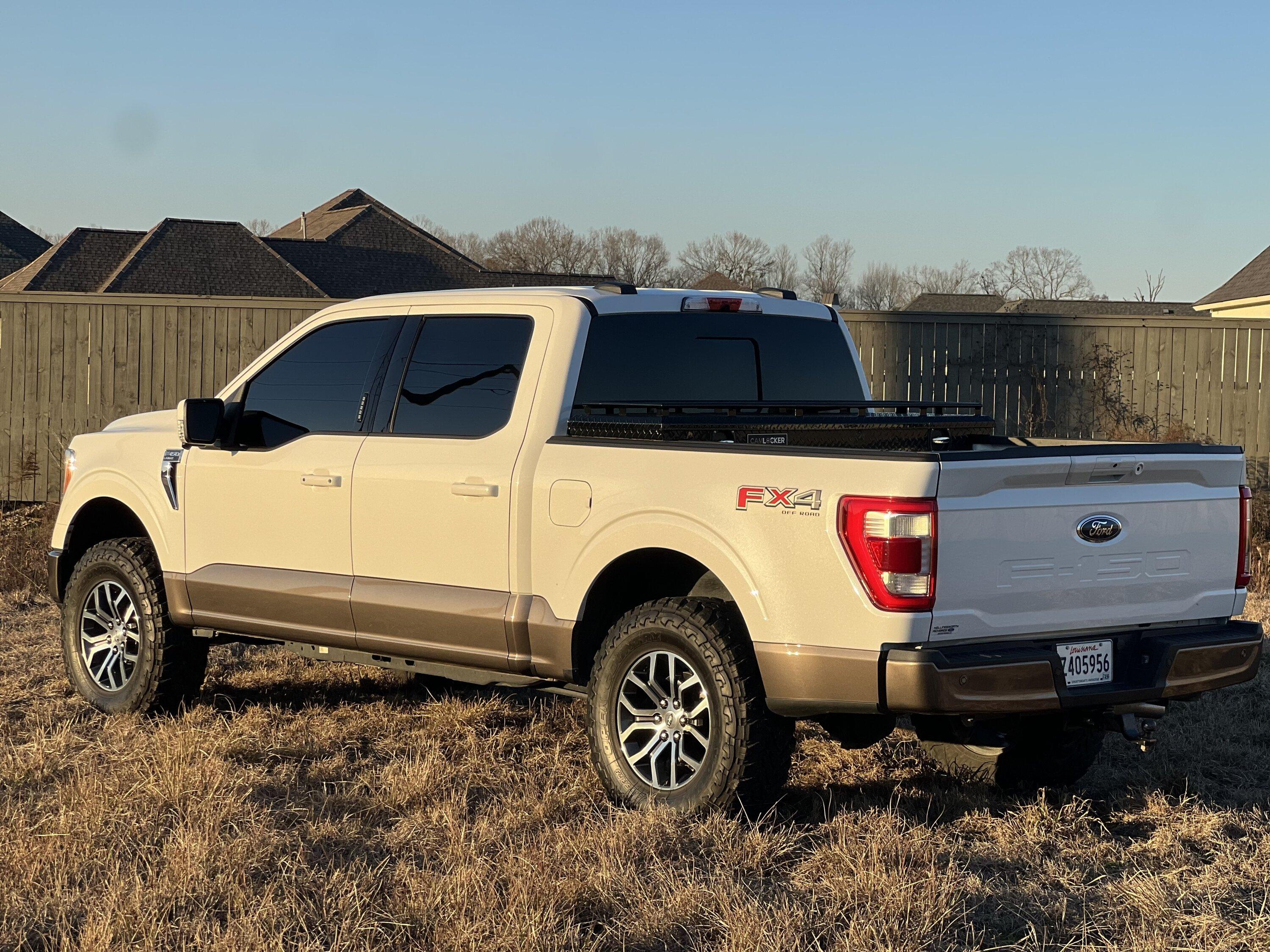 Ford F-150 2022 White/tan- 2.5” level w/ 35” Toyo Mt IMG_4405