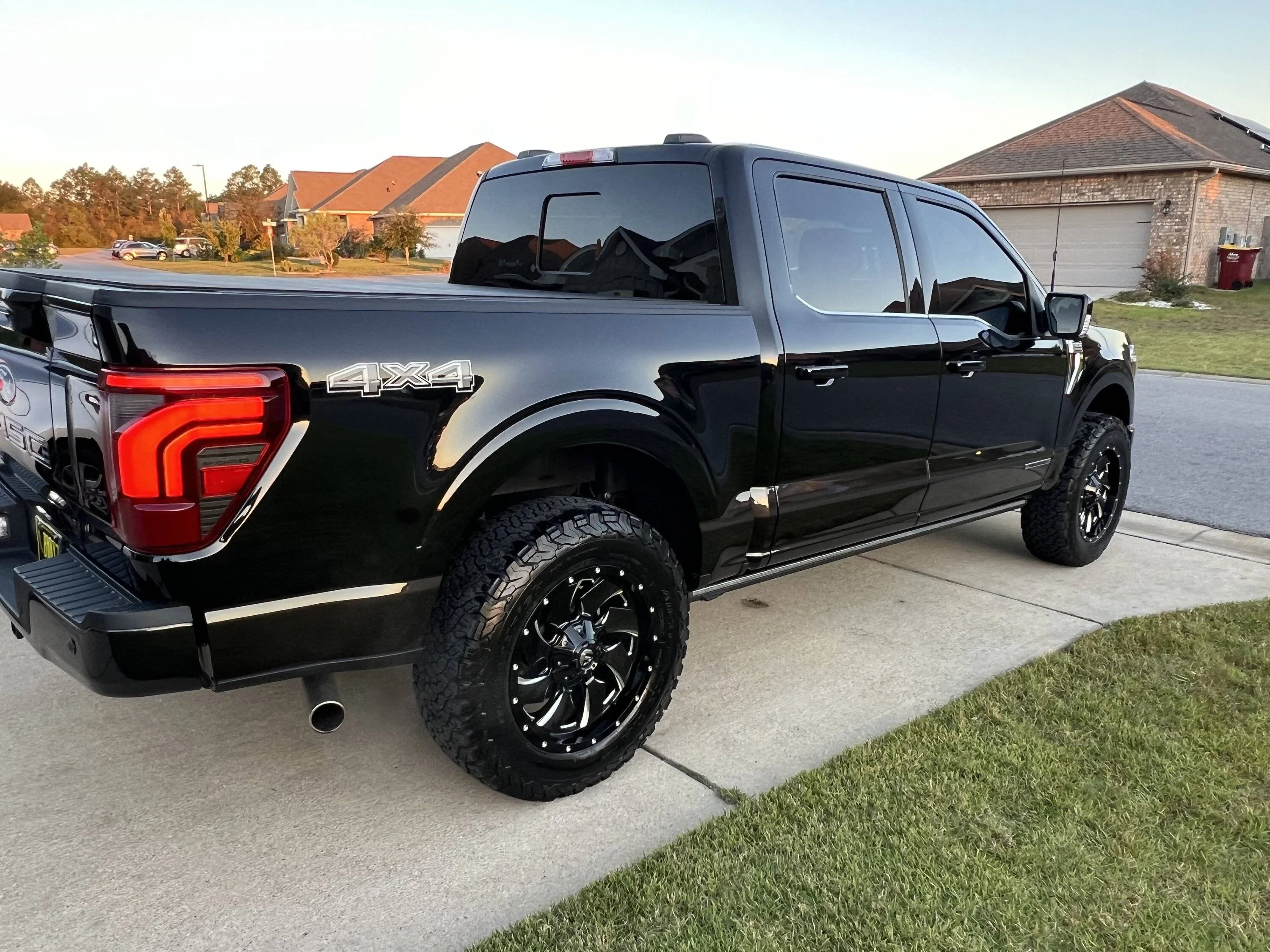 Ford F-150 2024 Agate Black KR IMG_4422