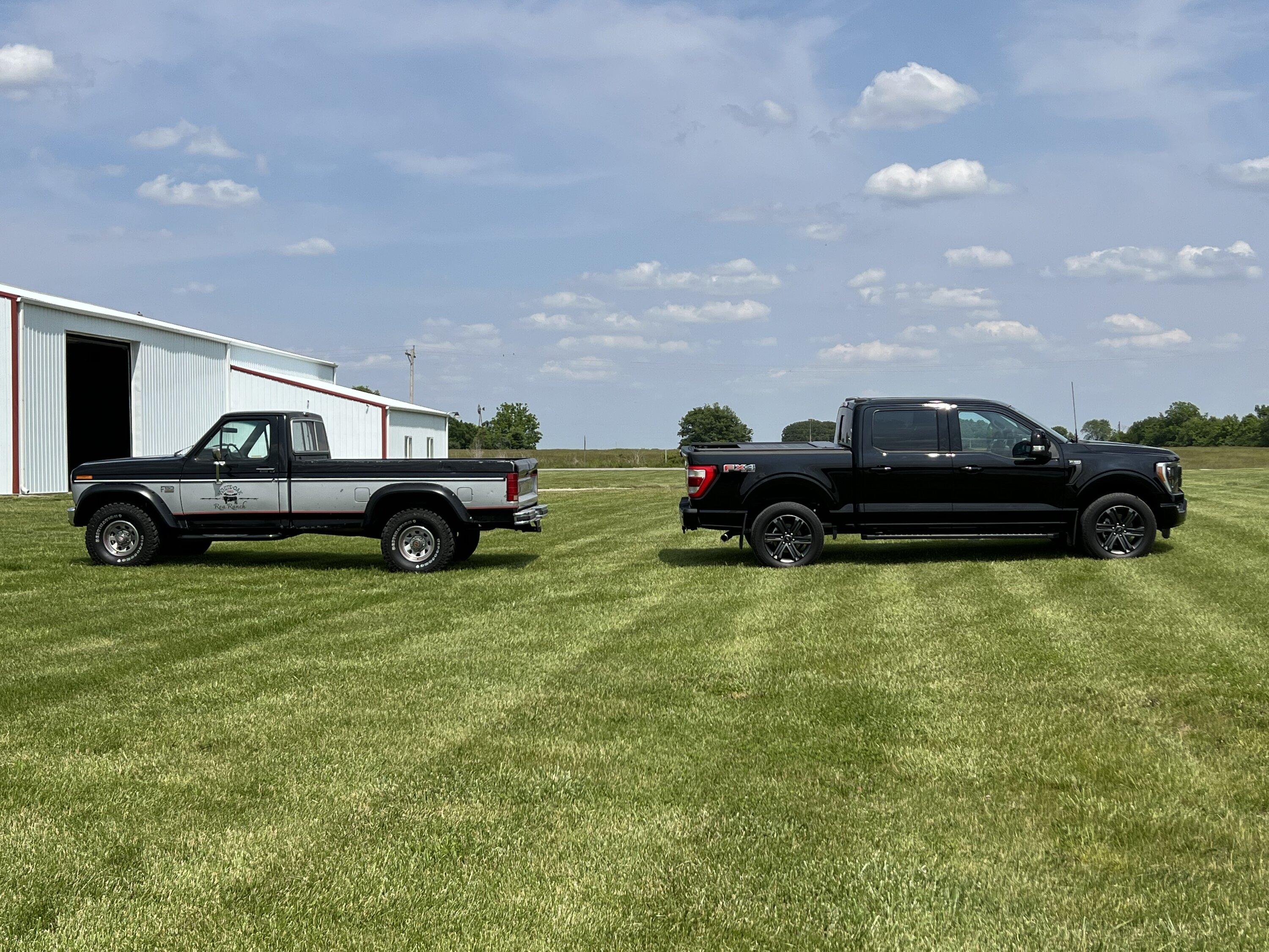 Ford F-150 1985 XL vs 2023 Lariat IMG_4517
