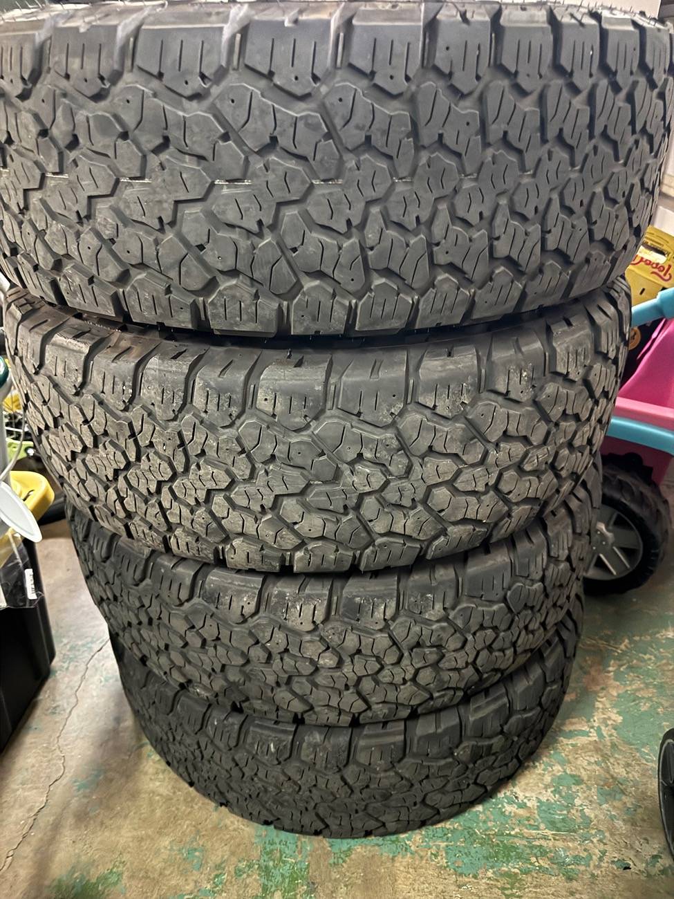 Ford F-150 23 tremor rims IMG_4711