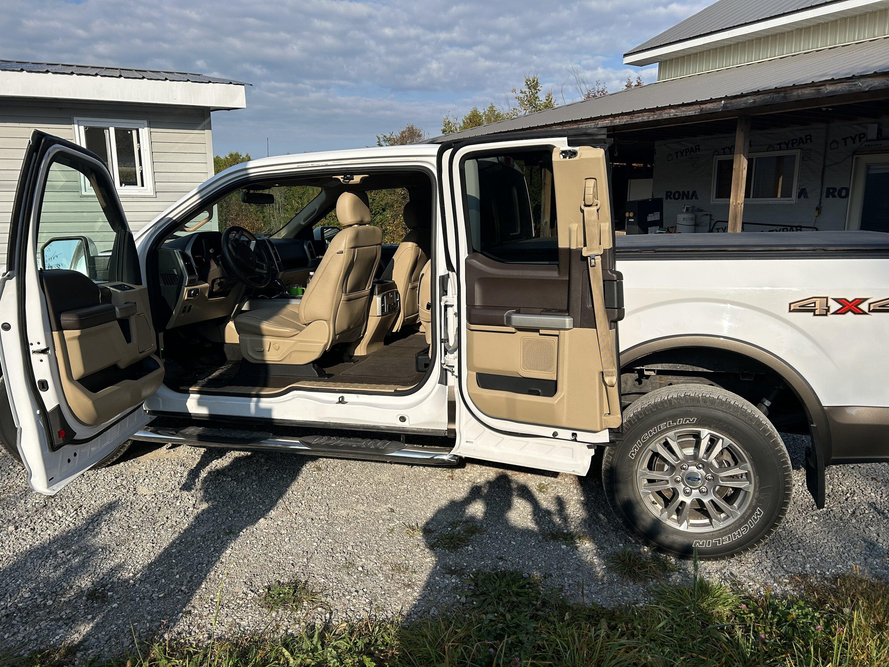 Ford F-150 Do you have a LARIAT SuperCAB? IMG_5356