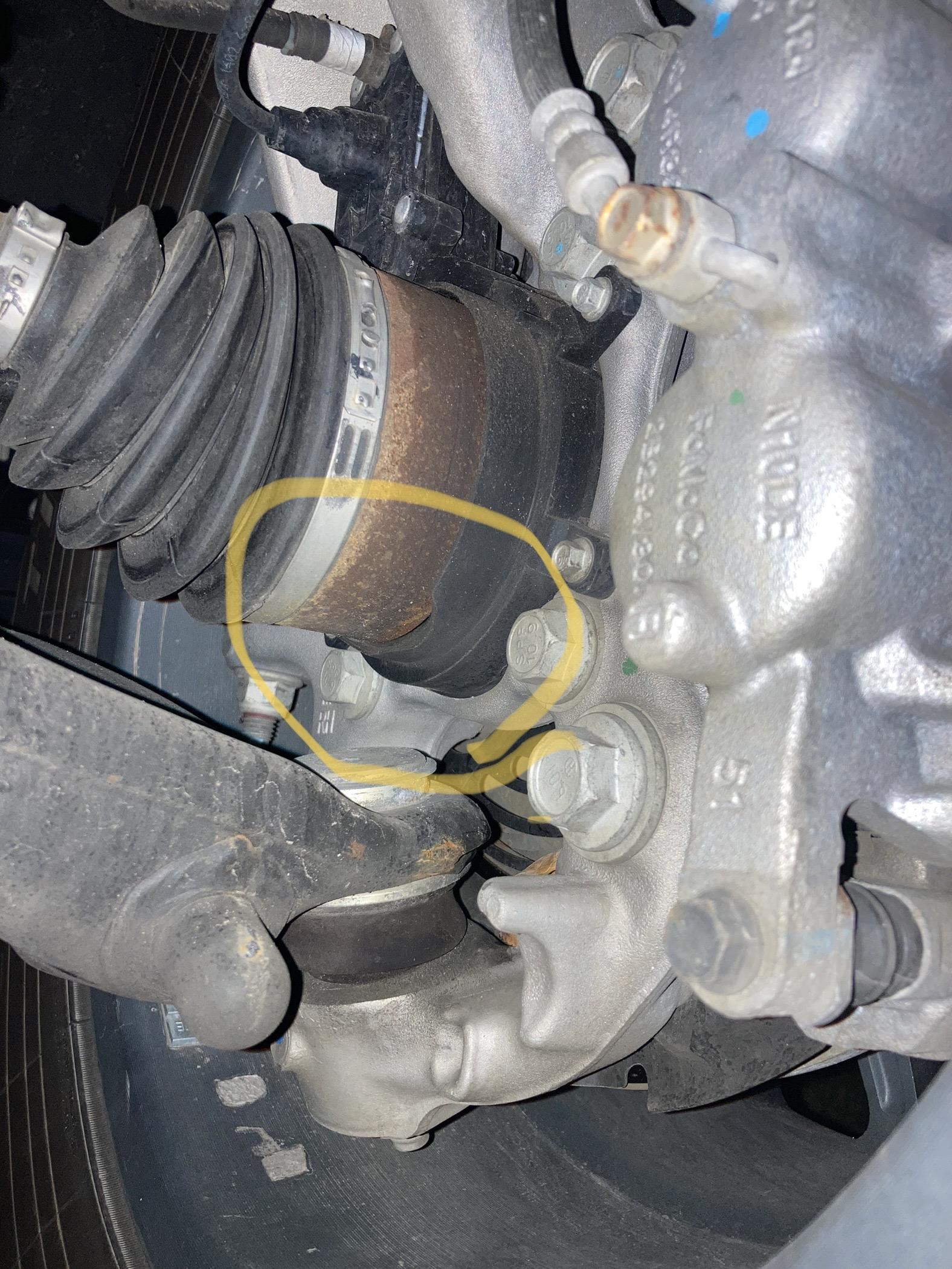 Ford F-150 Cracked hub seal? IMG_5613