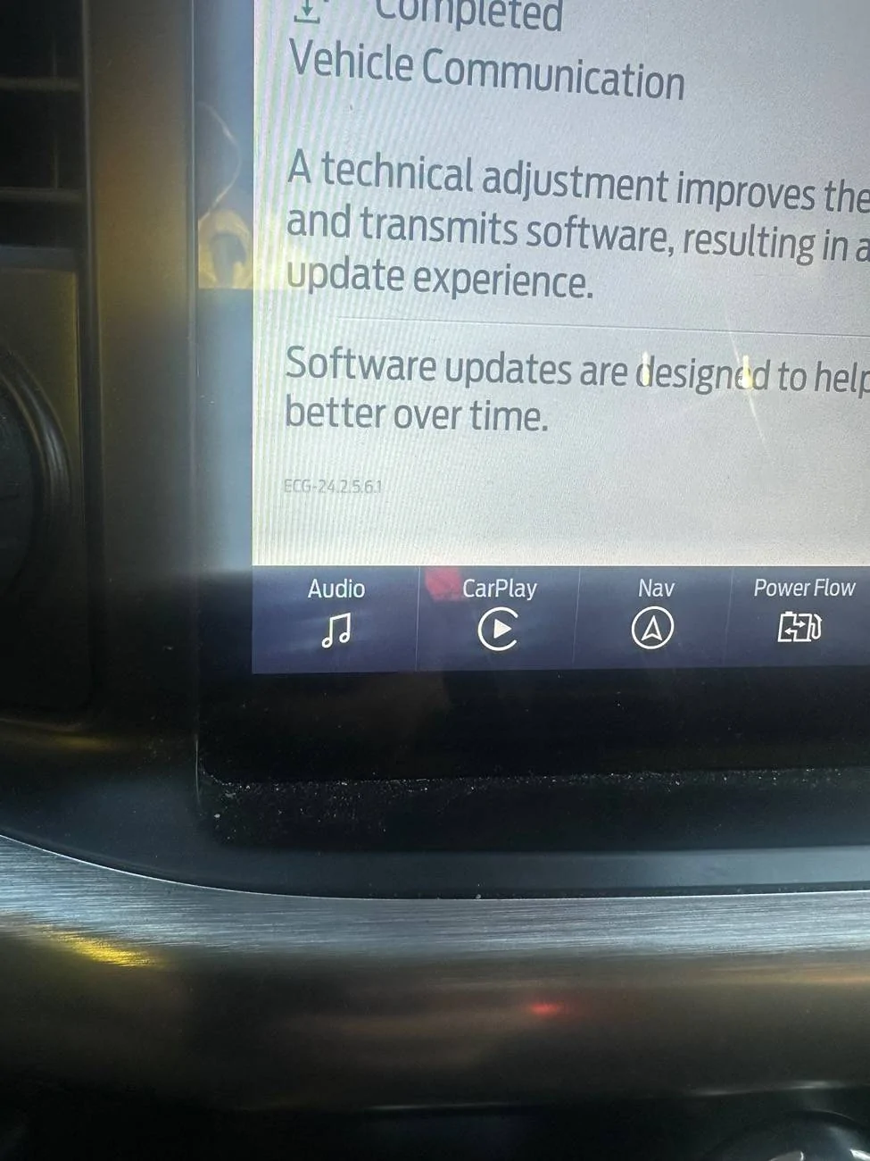 Ford F-150 OTA updates stopped, download indication keeps showing up IMG_5716
