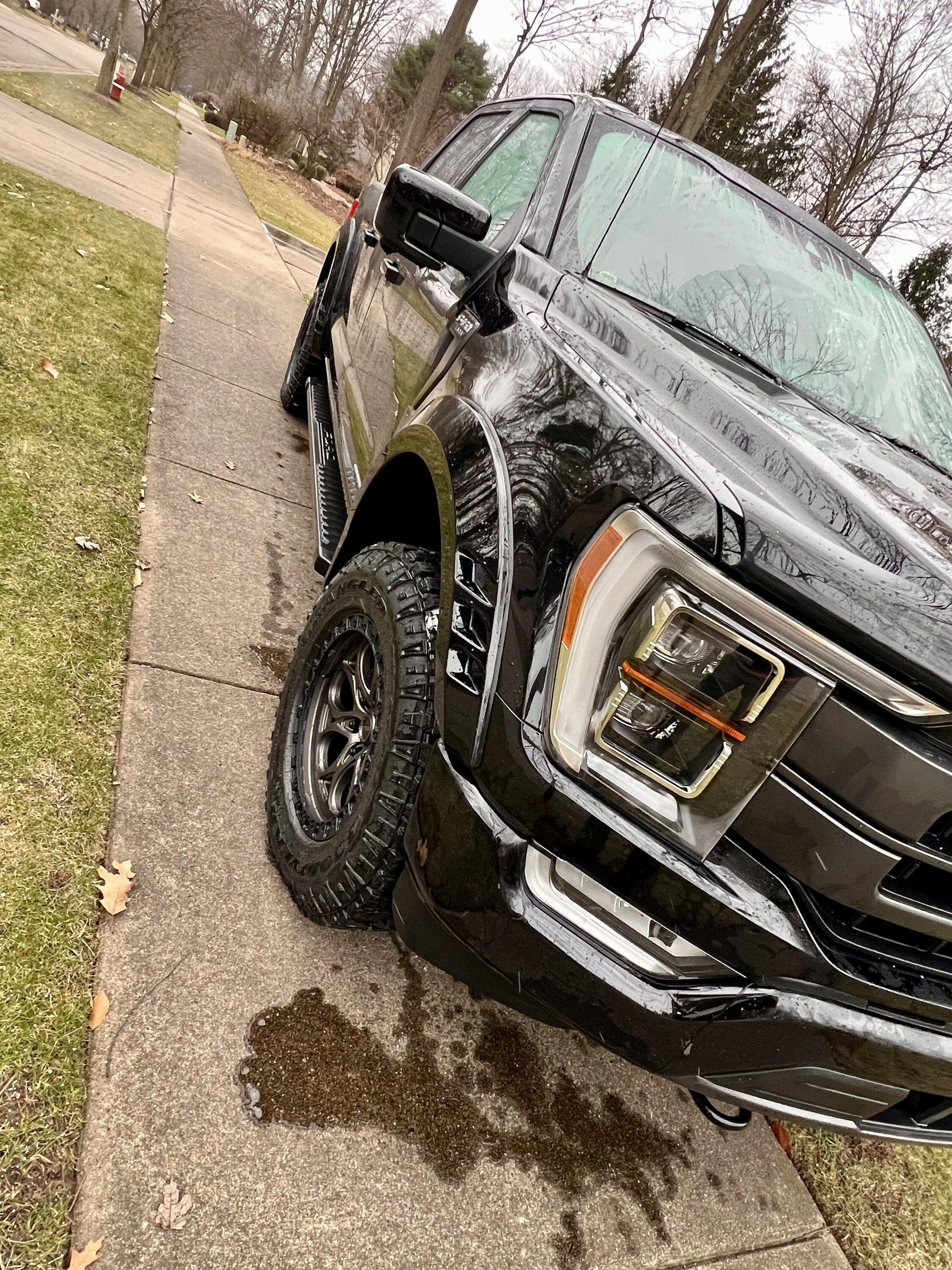 Ford F-150 2021 Leveled & modified Powerboost build IMG_6483