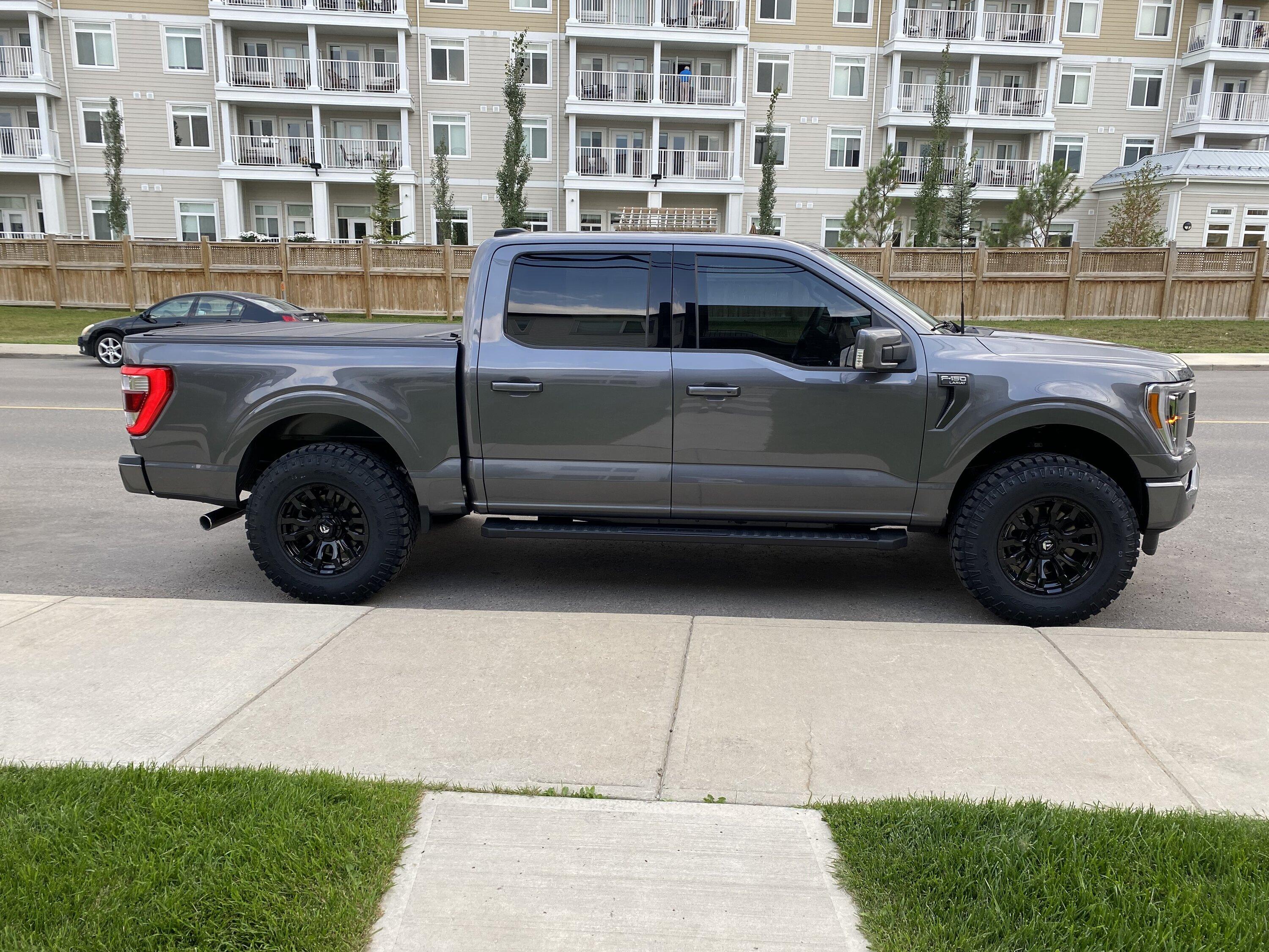 Ford F-150 2023 F-150 Lariat 502a Leveled On 35s IMG_6589