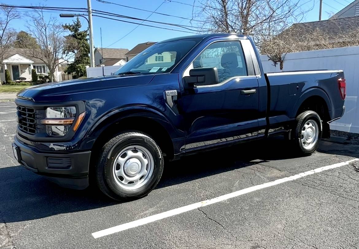Ford F-150 2025 rcsb antimatter blue , help me please lol IMG_6684