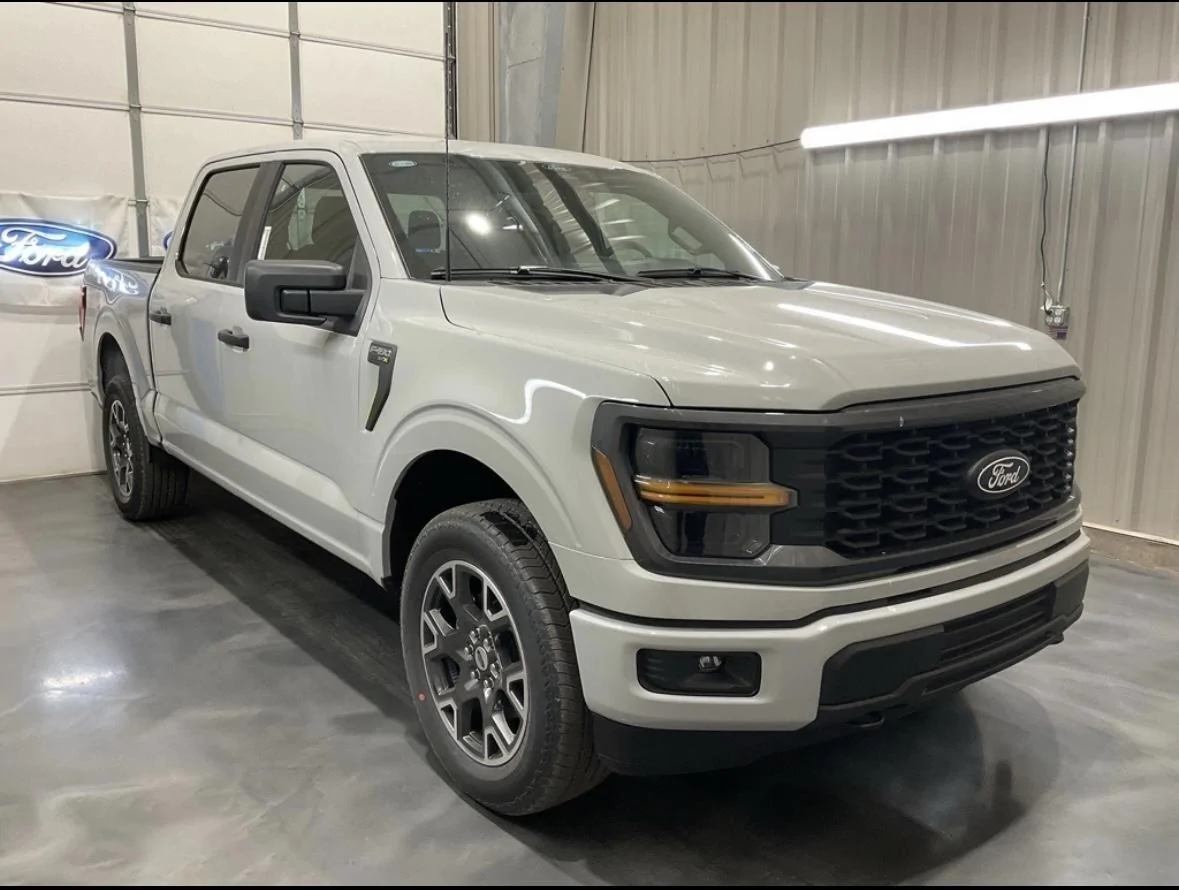 Ford F-150 24 grill/front end vs 23 IMG_6882