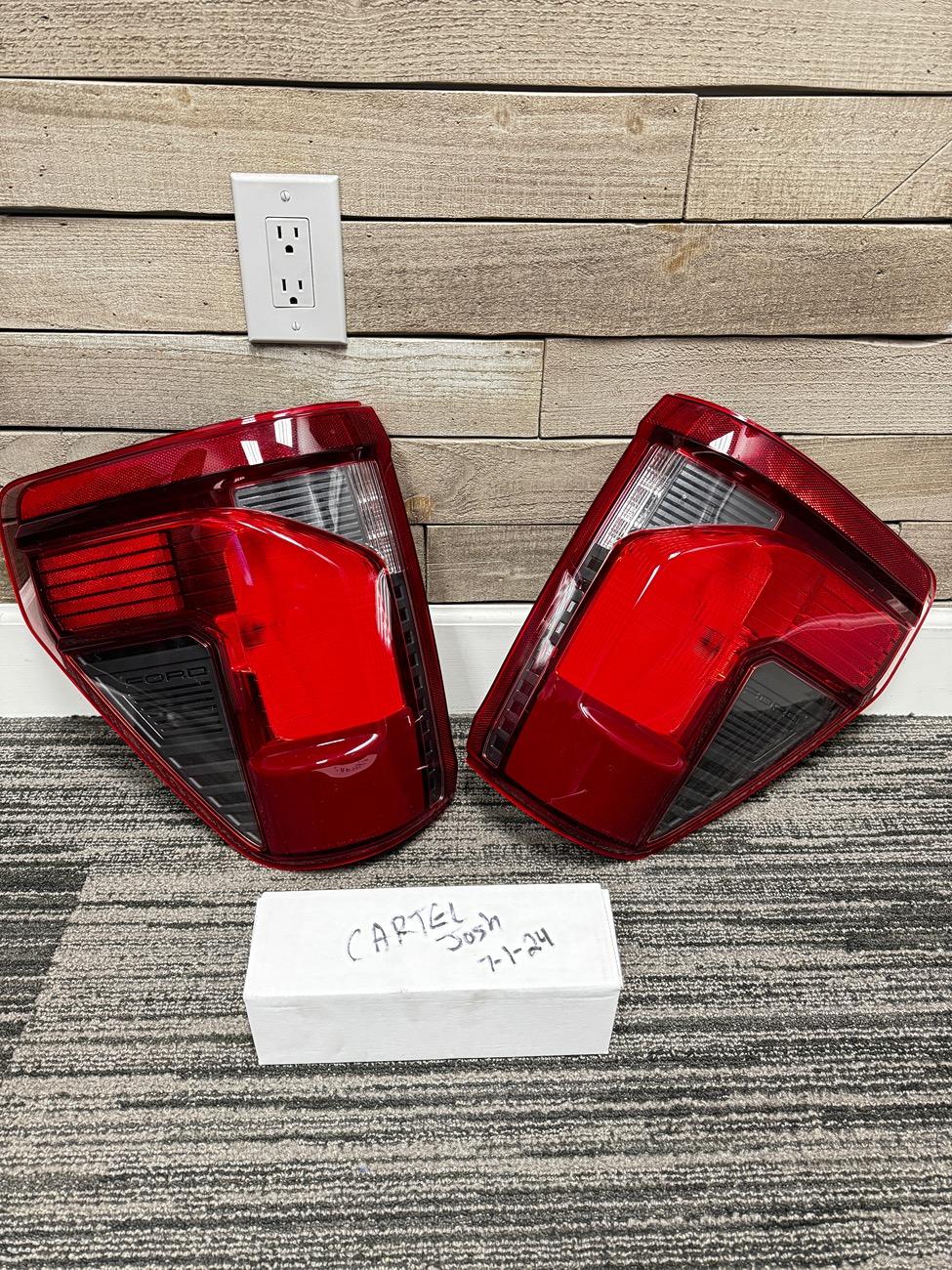 Ford F-150 2024 Halogen Tail Lights IMG_7307.JPG