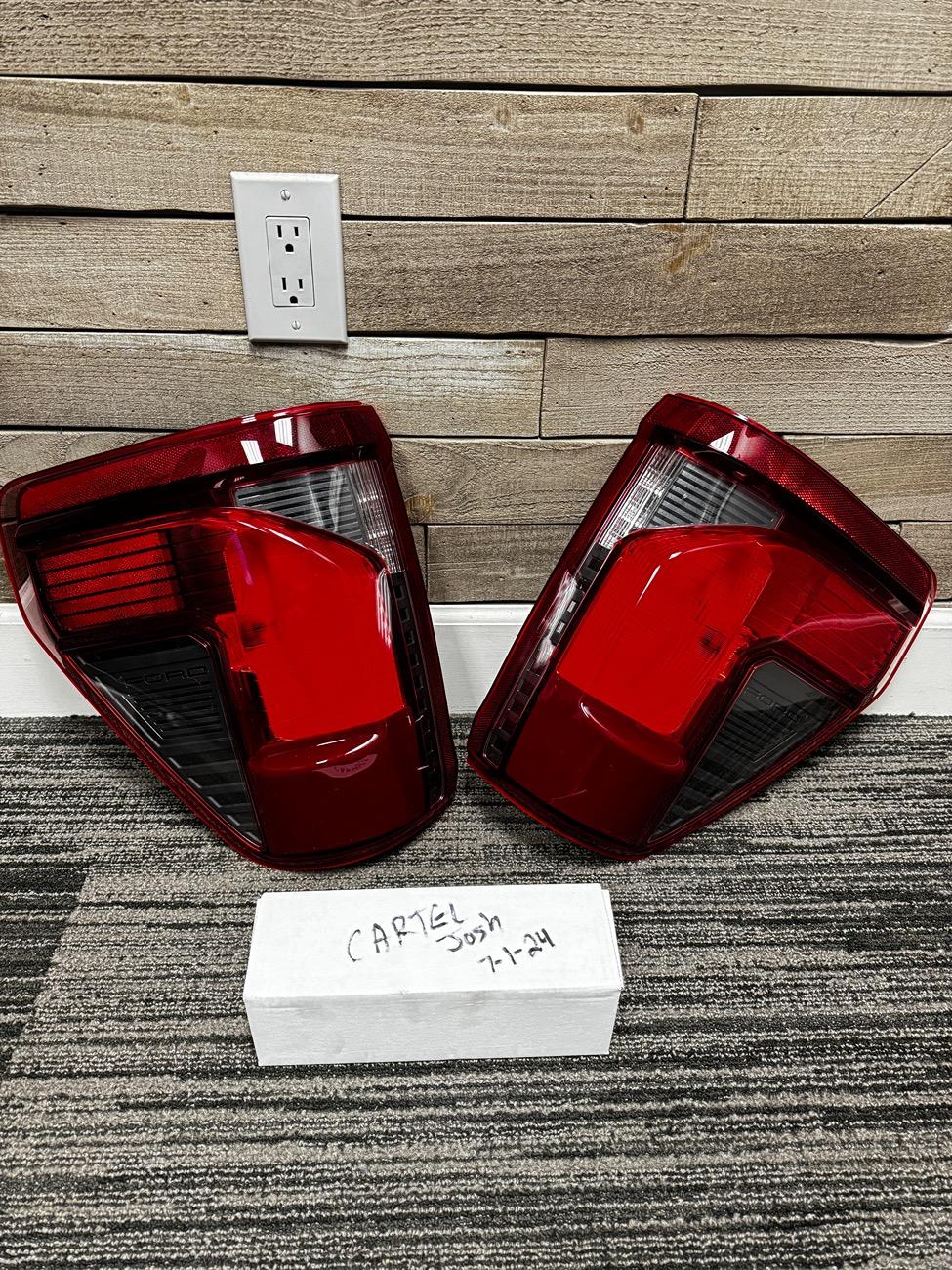 Ford F-150 2024 Halogen Tail Lights IMG_7308.JPG