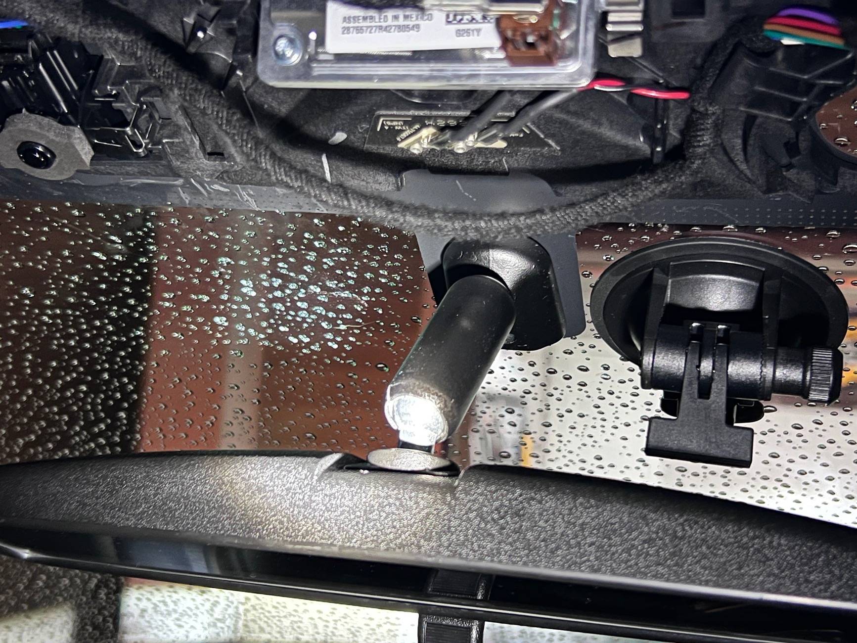 Ford F-150 2024 Ford F-150 STX Mirror/Humidity sensor tap IMG_8120