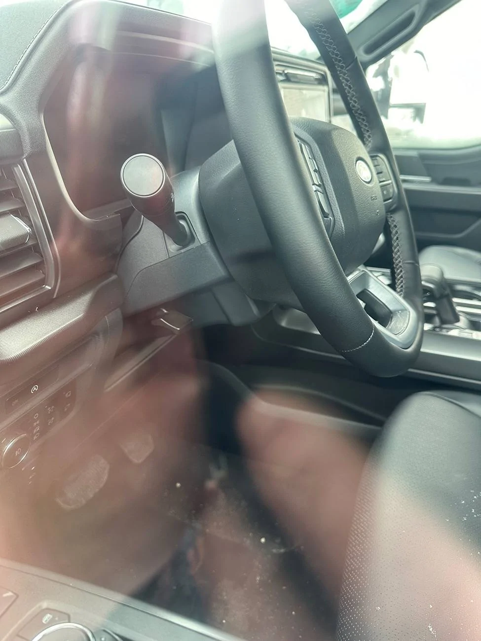 Ford F-150 Lariat with power adjust steering? IMG_8300