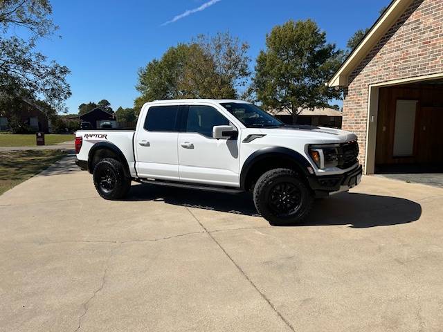 Ford F-150 Back in a Raptor IMG_8352