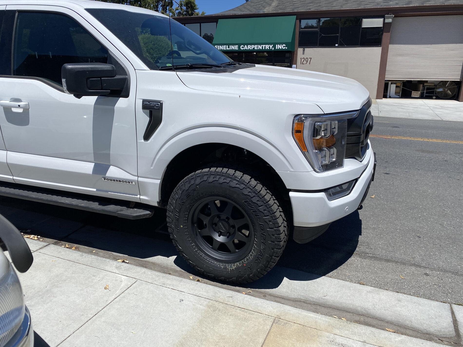 Ford F-150 SPACE WHITE F-150 (2021+) Club IMG_8900