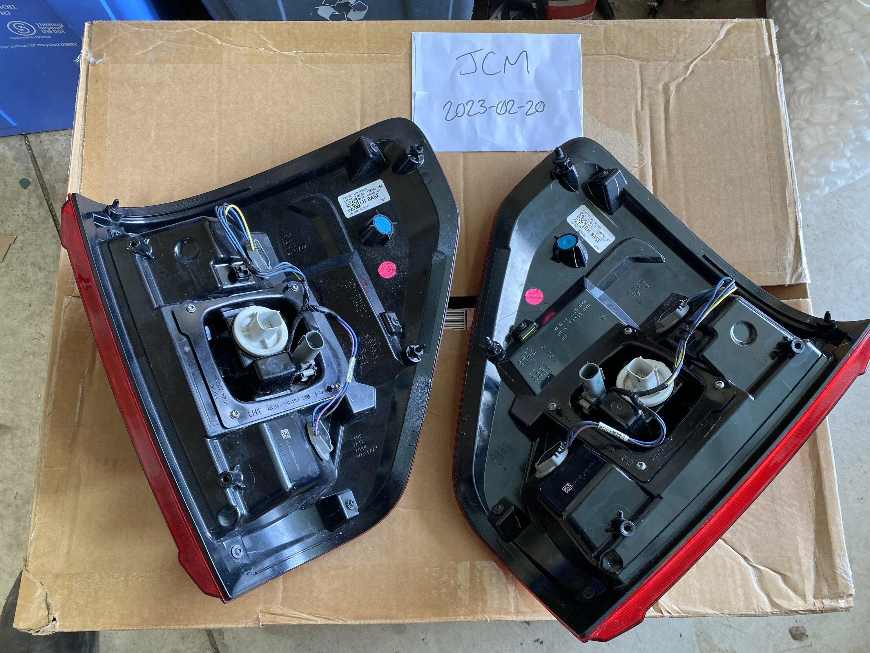 Ford F-150 Halogen taillights w/BLIS, optional LED bulbs IMG_8974