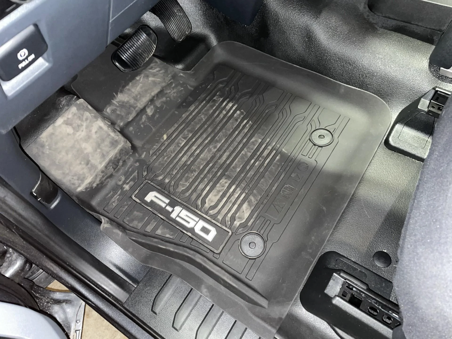 Ford F-150 2024 XL RCSB vinyl floor mat retainer install install complet