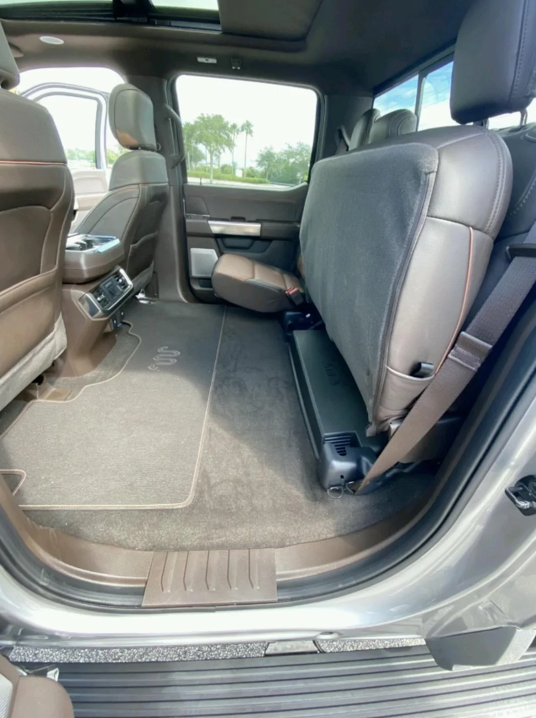 Ford F-150 KING RANCH Interior Photos and Videos (2021+ F-150 -- 14th Gen) King Ranch 2021 F-150 Interior 2