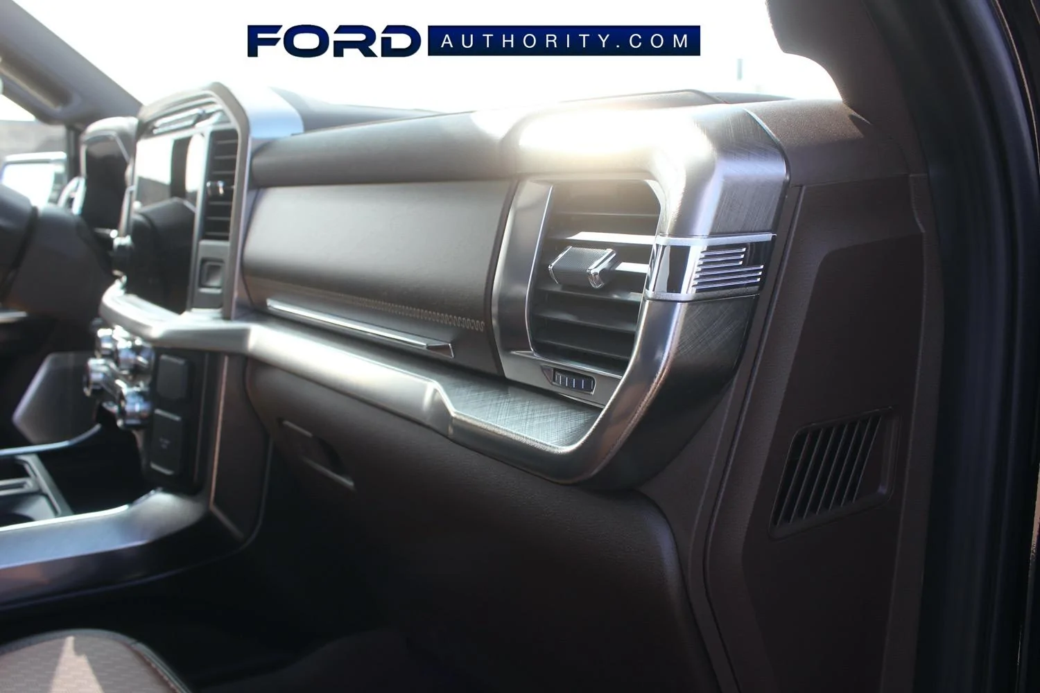 Ford F-150 KING RANCH Interior Photos and Videos (2021+ F-150 -- 14th Gen) nch-interior-front-row-033-passenger-side-dash-jpg