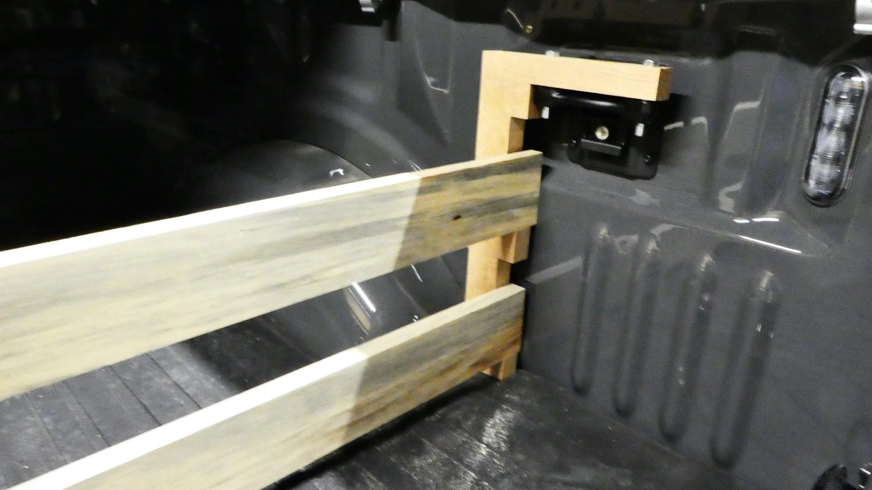Ford F-150 DIY - Bed divider & extender P1020214
