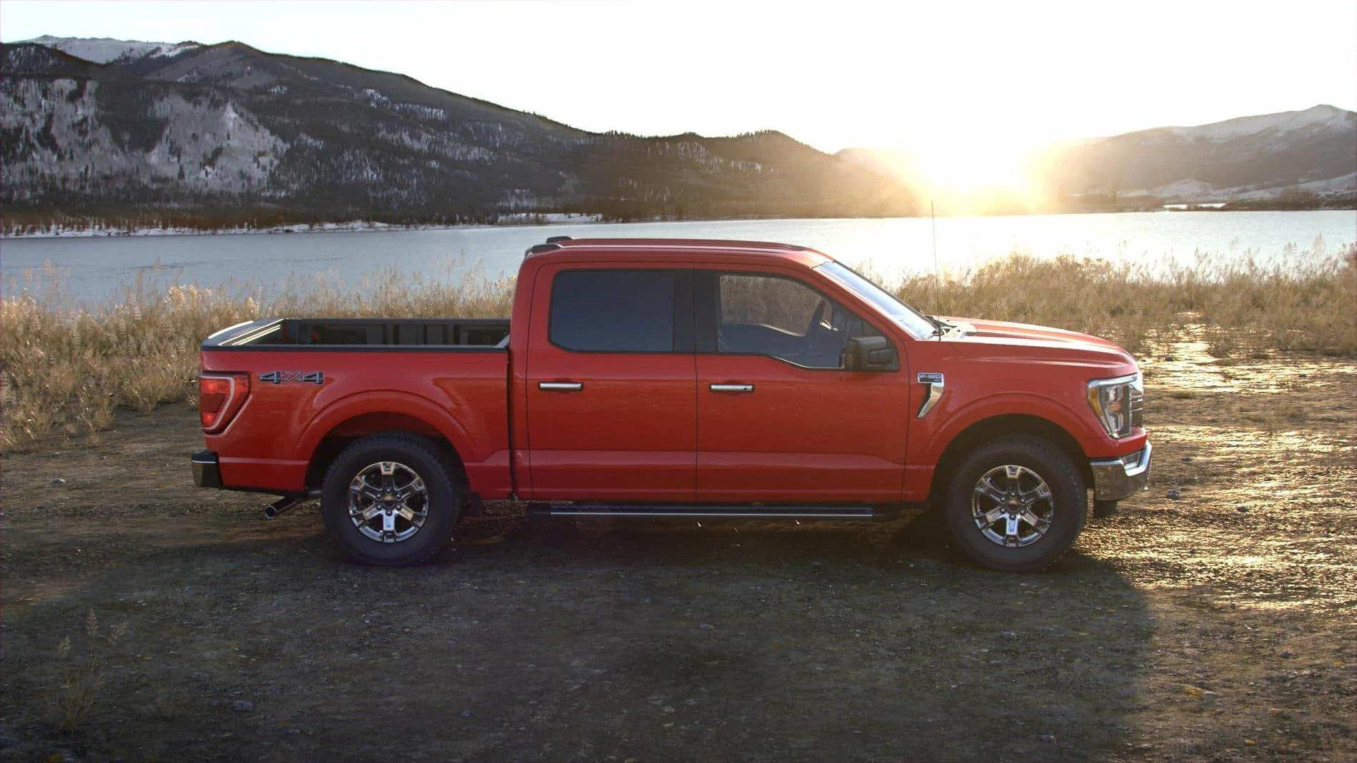 Ford F-150 2021 F-150 Colors from Every Angle p702_ext_360_race_red_0540