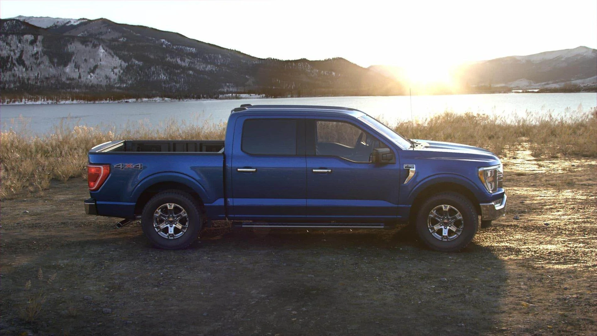 Ford F-150 2021 F-150 Colors from Every Angle p702_ext_360_velocity_blue_0540