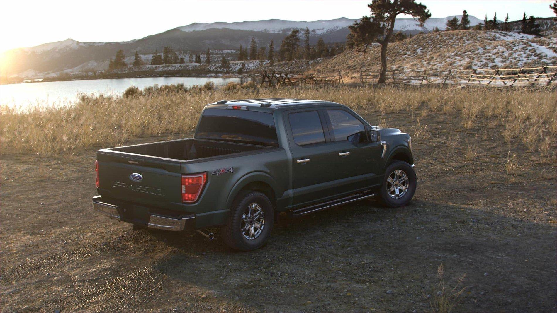 Ford F-150 2021 F-150 Colors from Every Angle p720_ext_360_guard_green_0440