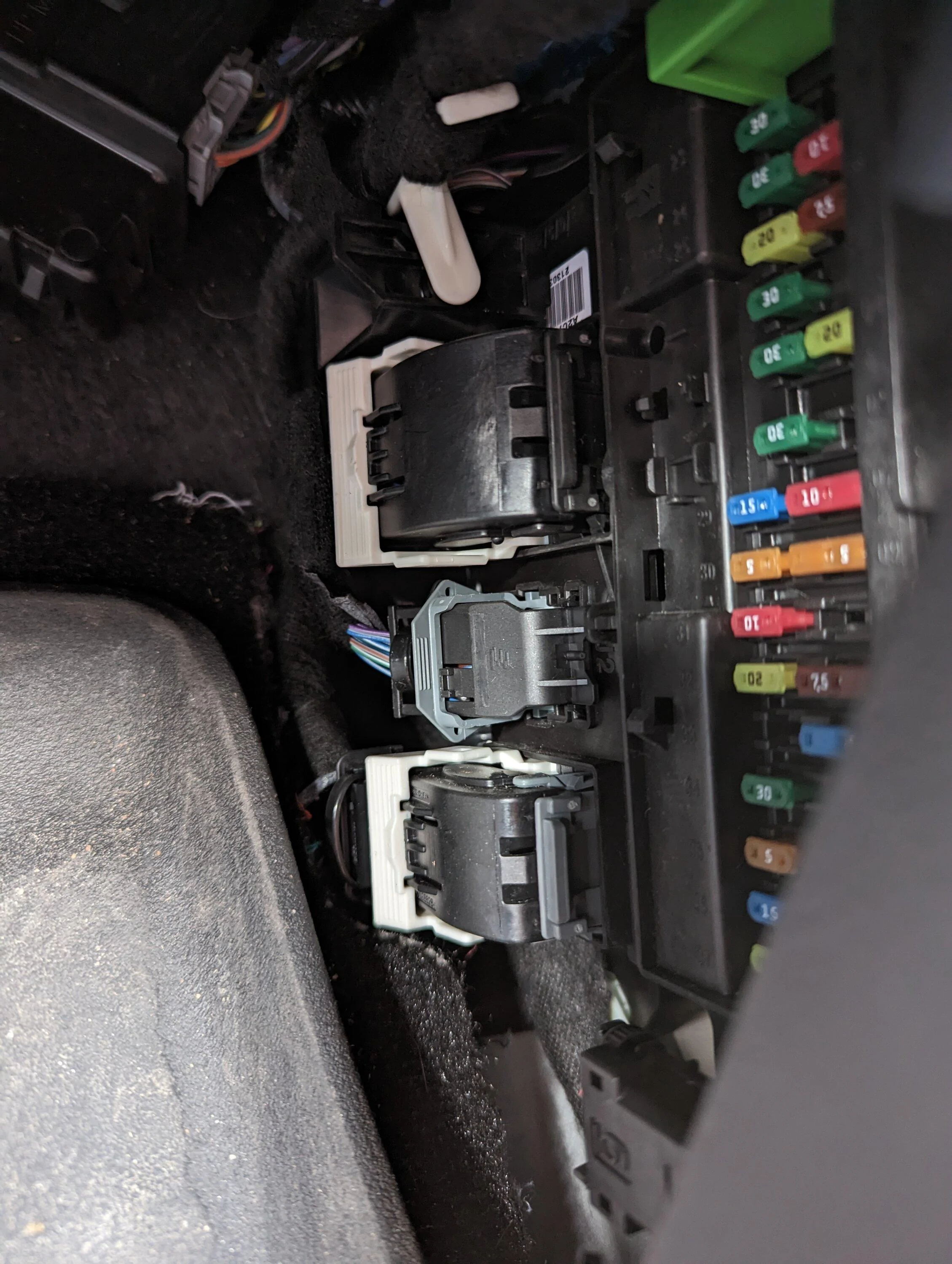 Ford F-150 XLT trucks with push button start cup holder/ambient lighting PXL_20230206_193542432