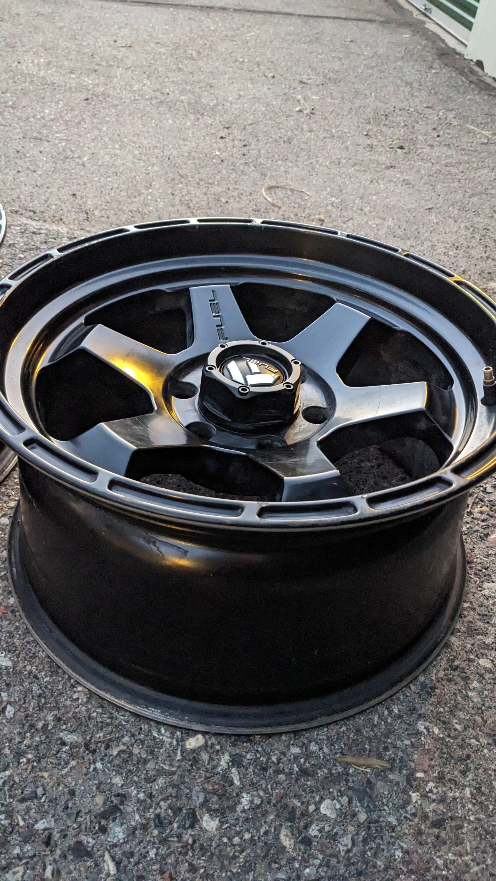 Ford F-150 18" Fuel Shock +0 offset PXL_20230722_024839456