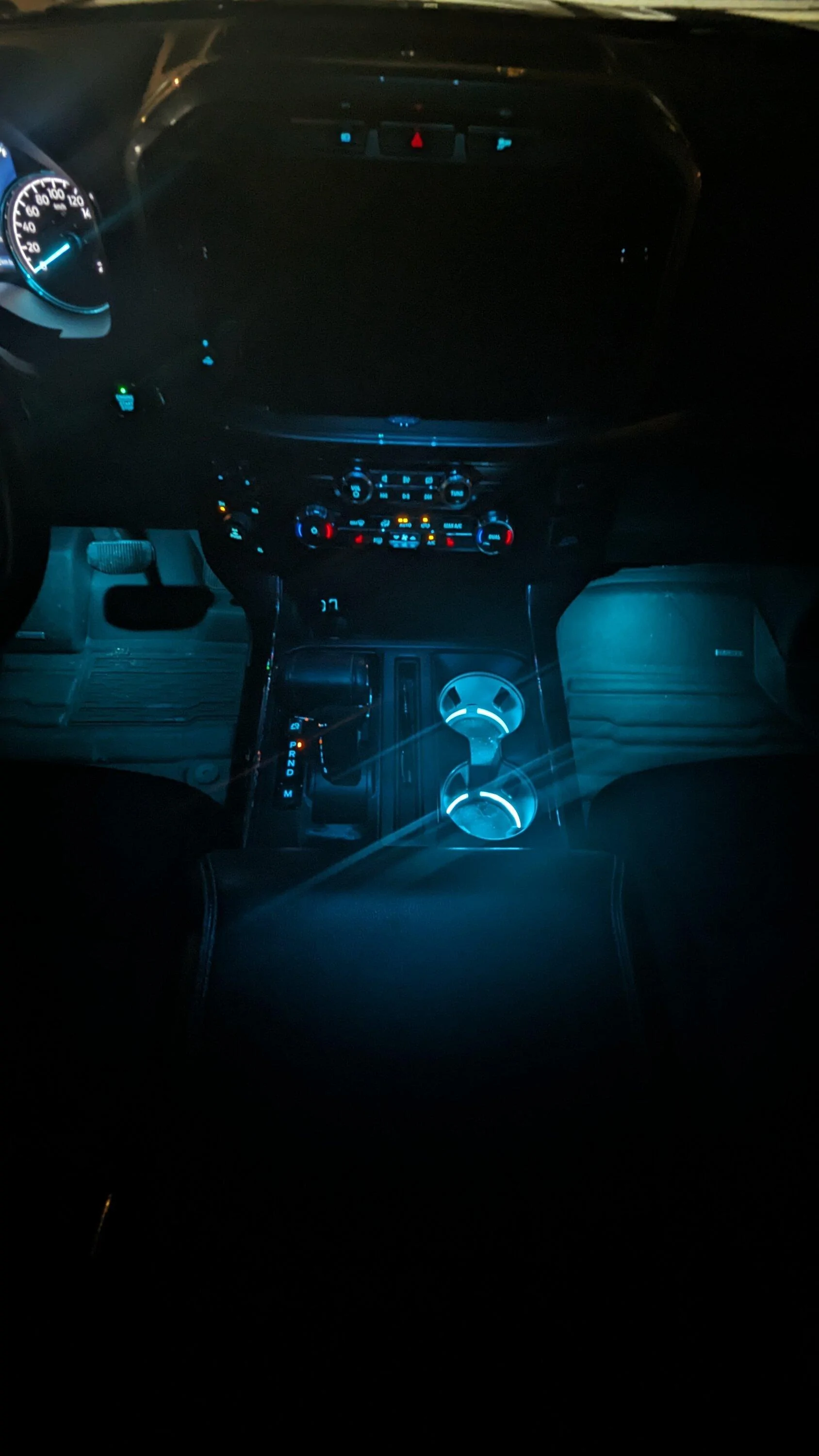 Ford F-150 XLT trucks with push button start cup holder/ambient lighting PXL_20231001_235654422.NIGHT