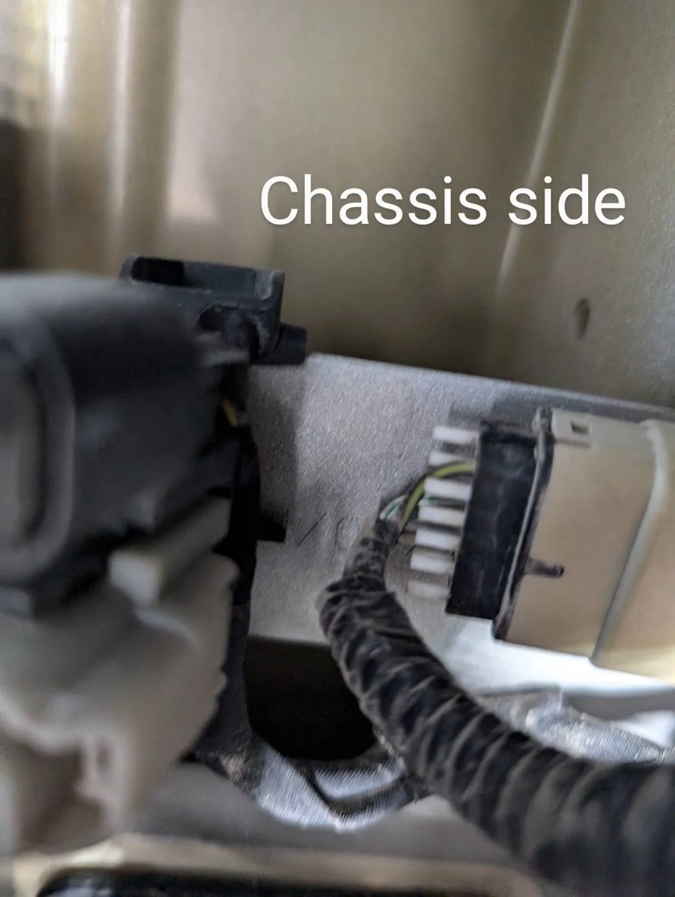 Ford F-150 Trailer light (i think) on tailgate. PXL_20240925_015414010~2