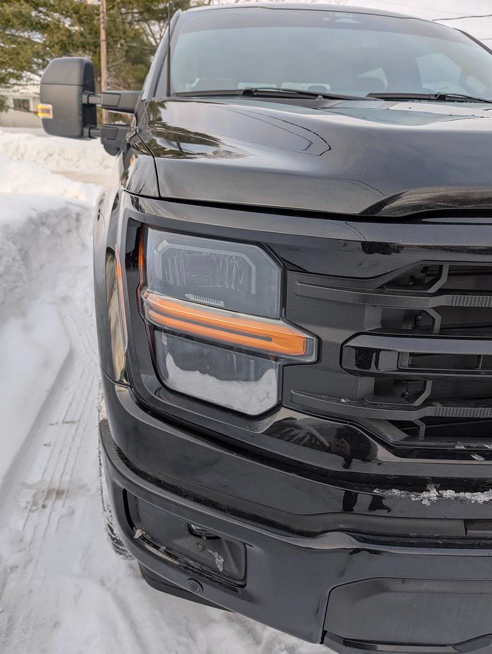 Ford F-150 2024 XLT headlights condensation freezing PXL_20241214_212806718