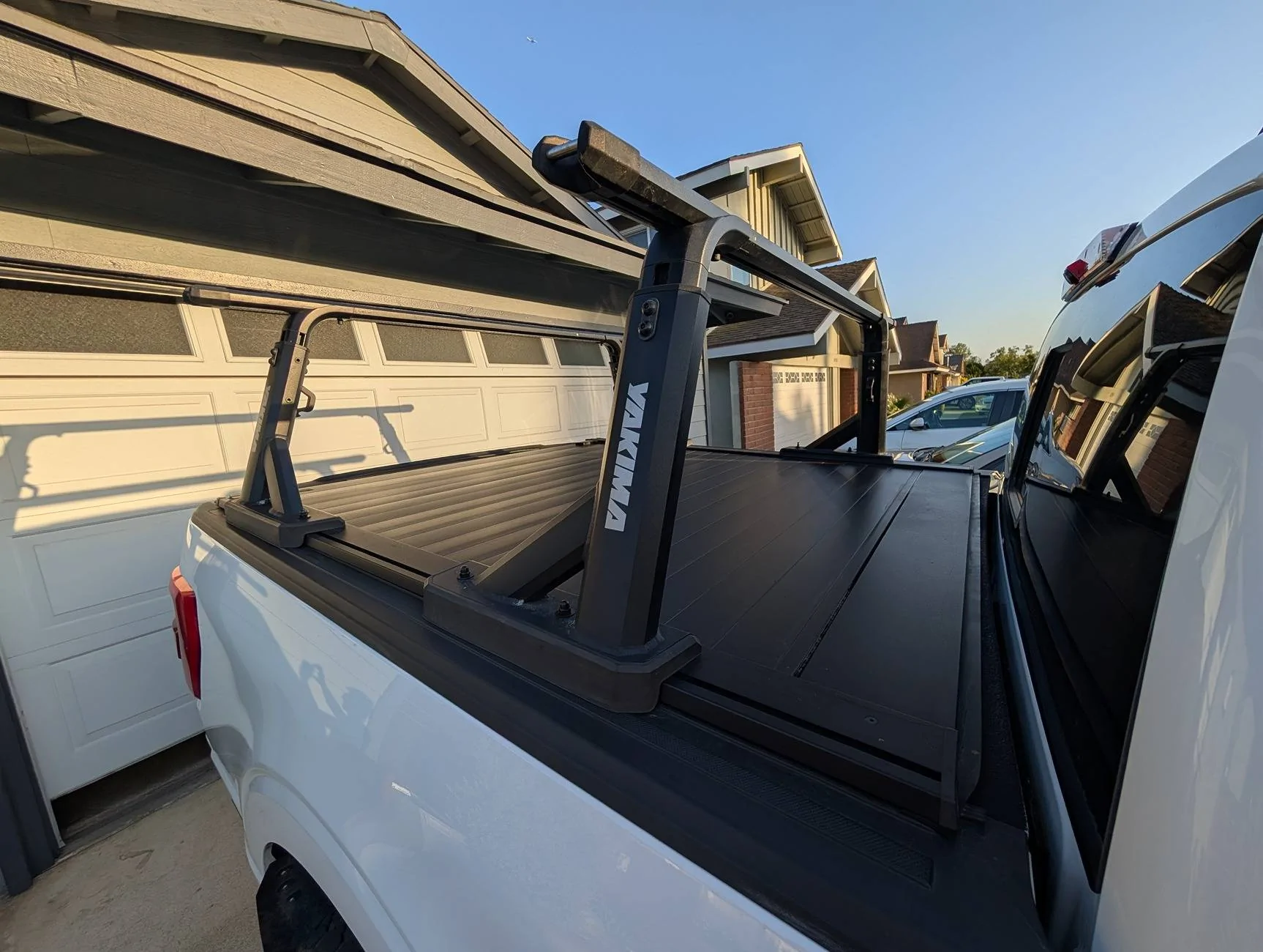 Ford F-150 Retrax Pro XR Tonneau Cover & Yakima Overhaul HD Rack - 5.5' Bed PXL_20250623_021508737.MP