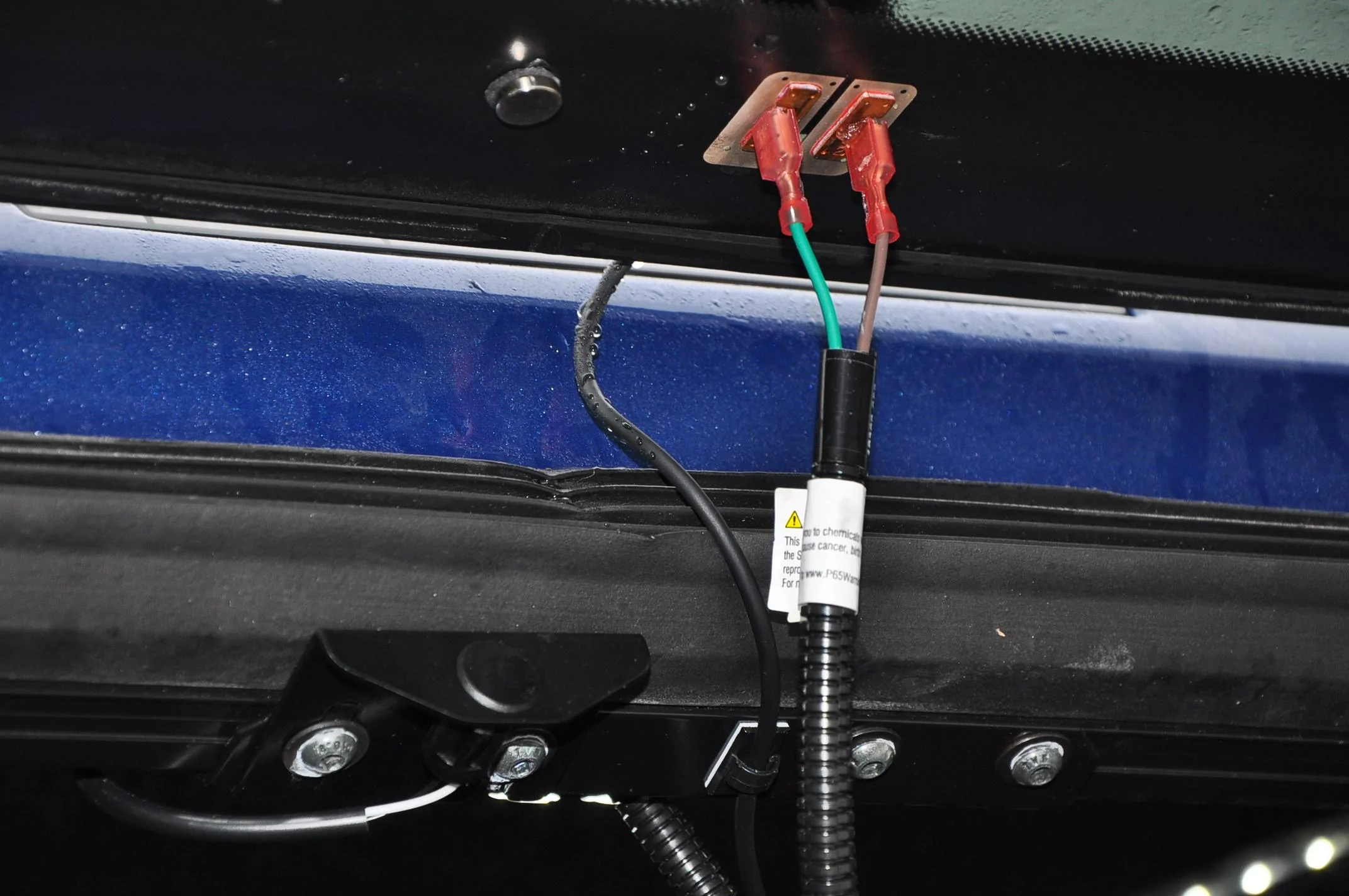 Ford F-150 Truck Cap vs. bed cover RearInSeal