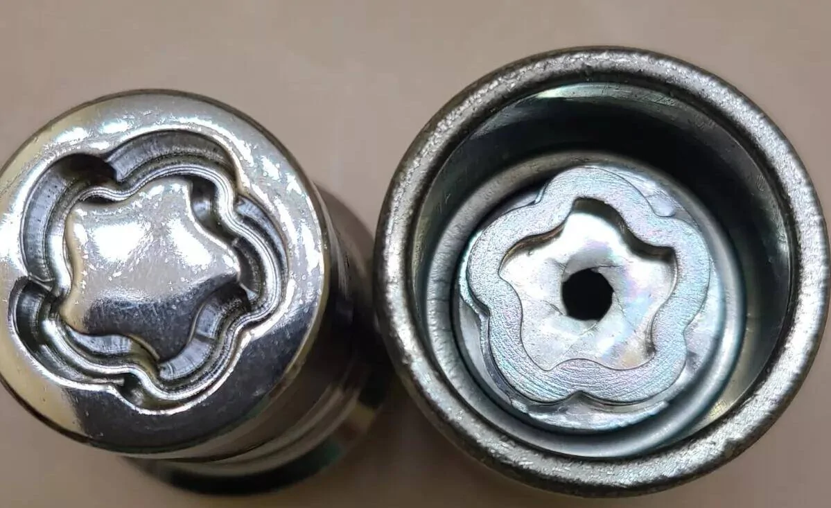 Ford F-150 Any knowledge of this locking wheel lug? s-l1600