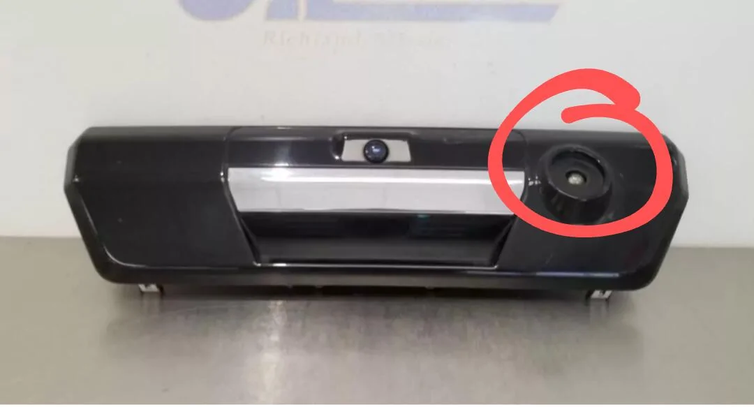 Ford F-150 Trailer light (i think) on tailgate. Screenshot_20240924-113312