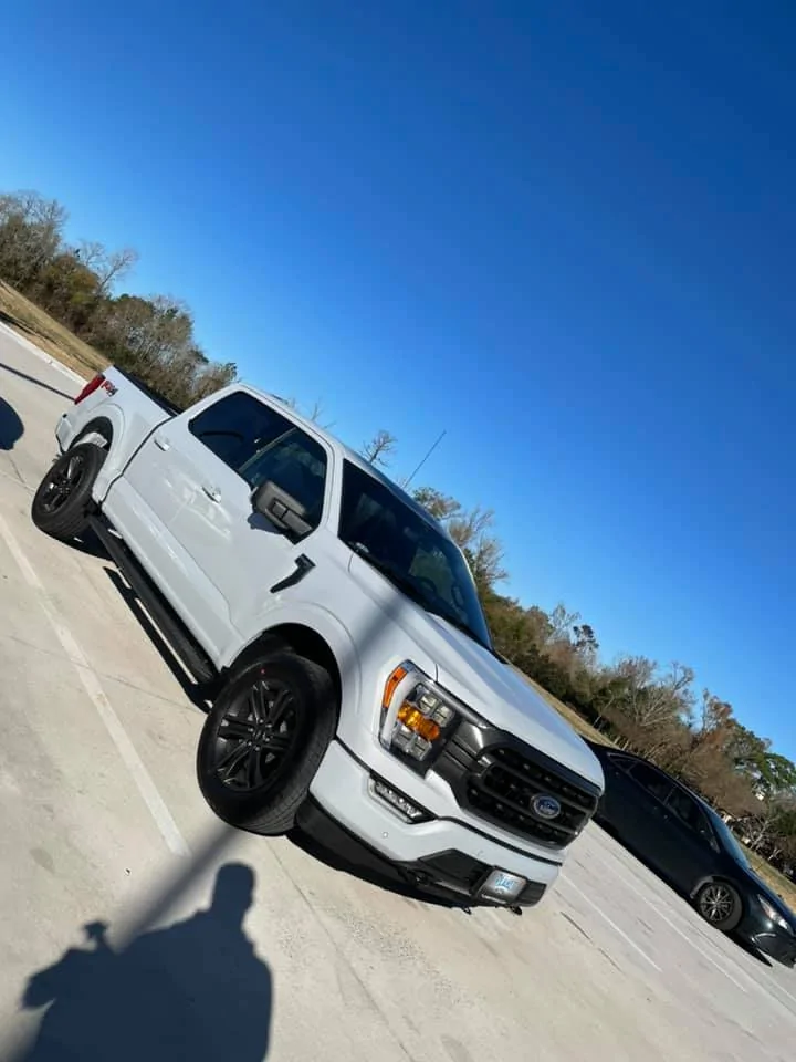 Ford F-150 SPACE WHITE F-150 (2021+) Club Space White XLT Sport 2