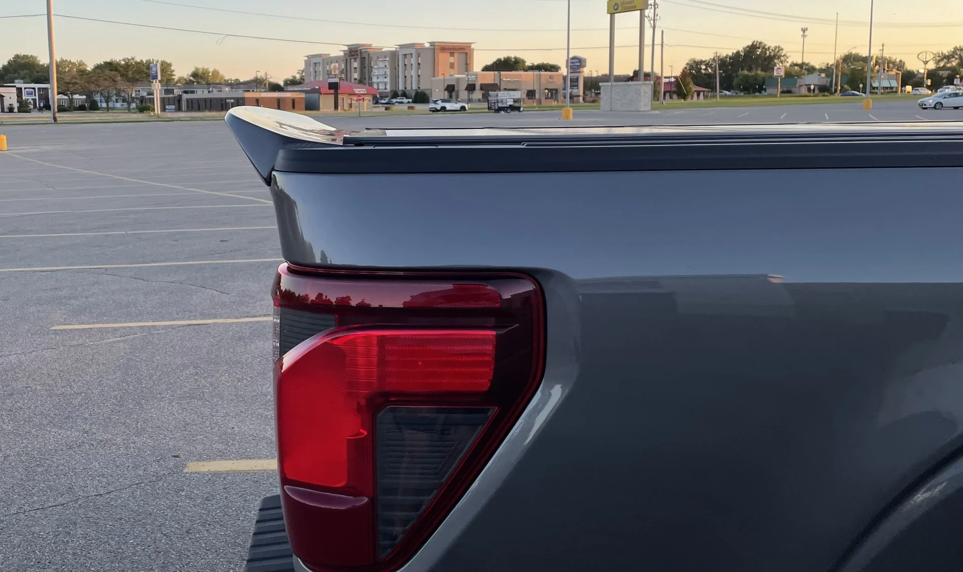 Ford F-150 Anderson Composites Tailgate spoiler via Beefcake Racing Spoiler profil