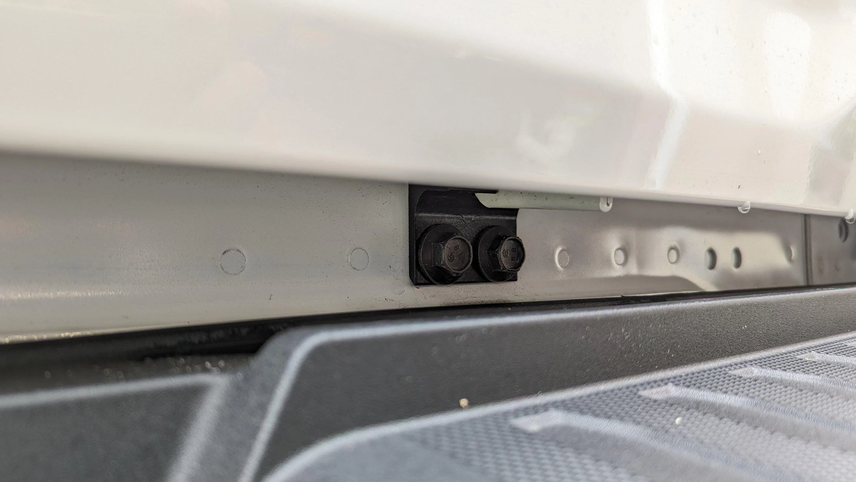 Ford F-150 Question about the tailgate and installing a light bar on Platinum trim. Talgate01