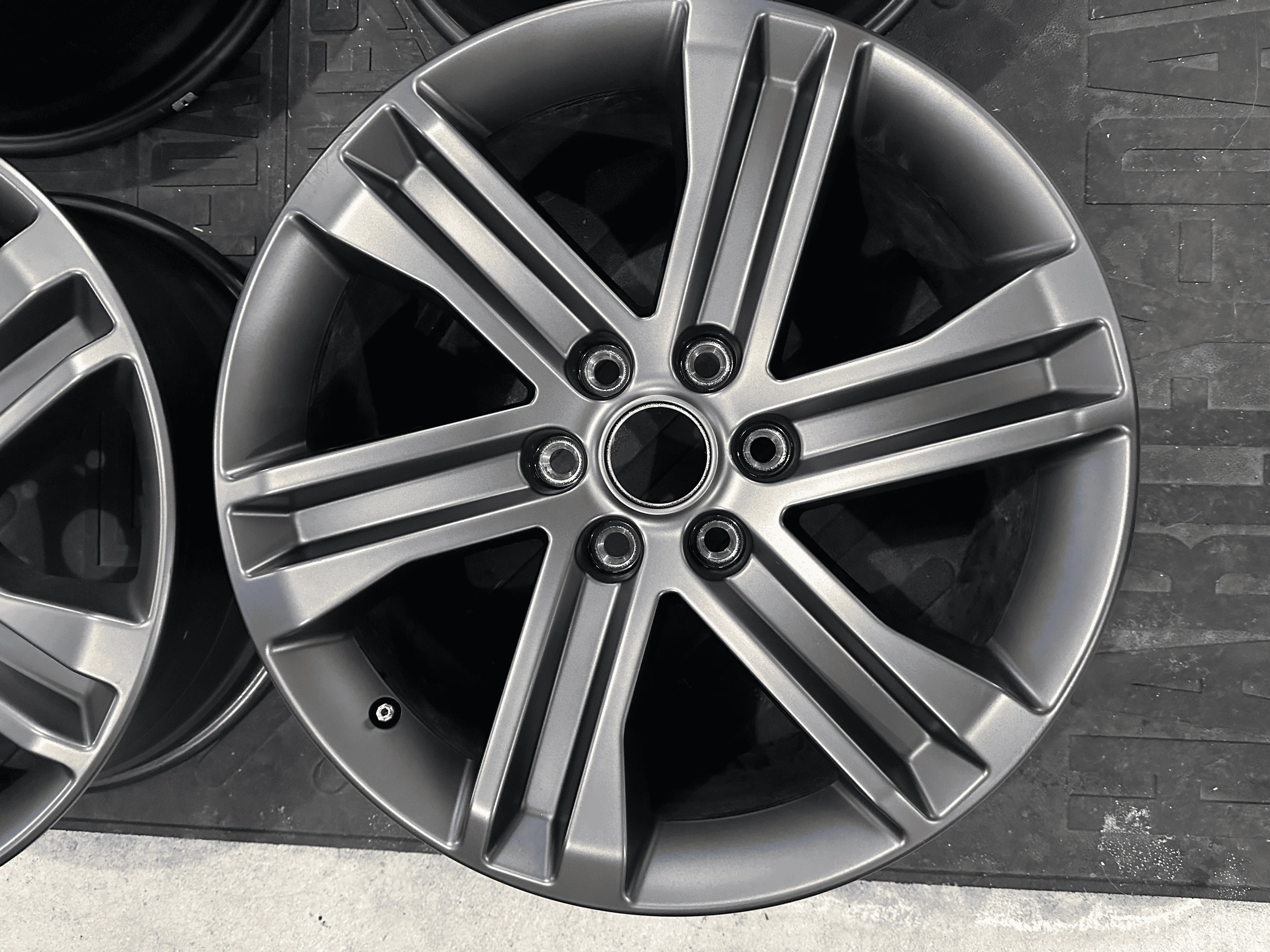 Ford F-150 20" Matte Grey Lariat Wheels tempImageVjHMhH