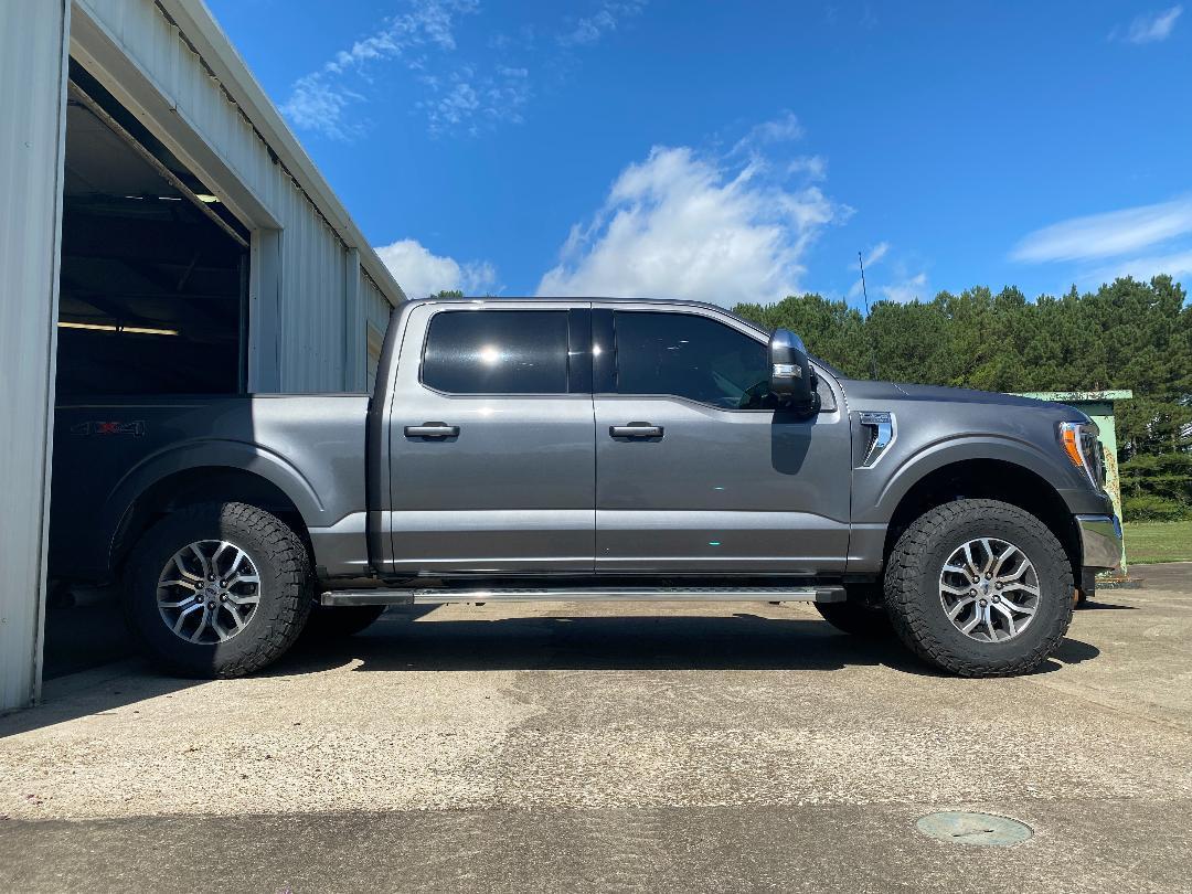 Ford F-150 Towing with a leveled truck Trailer Pic