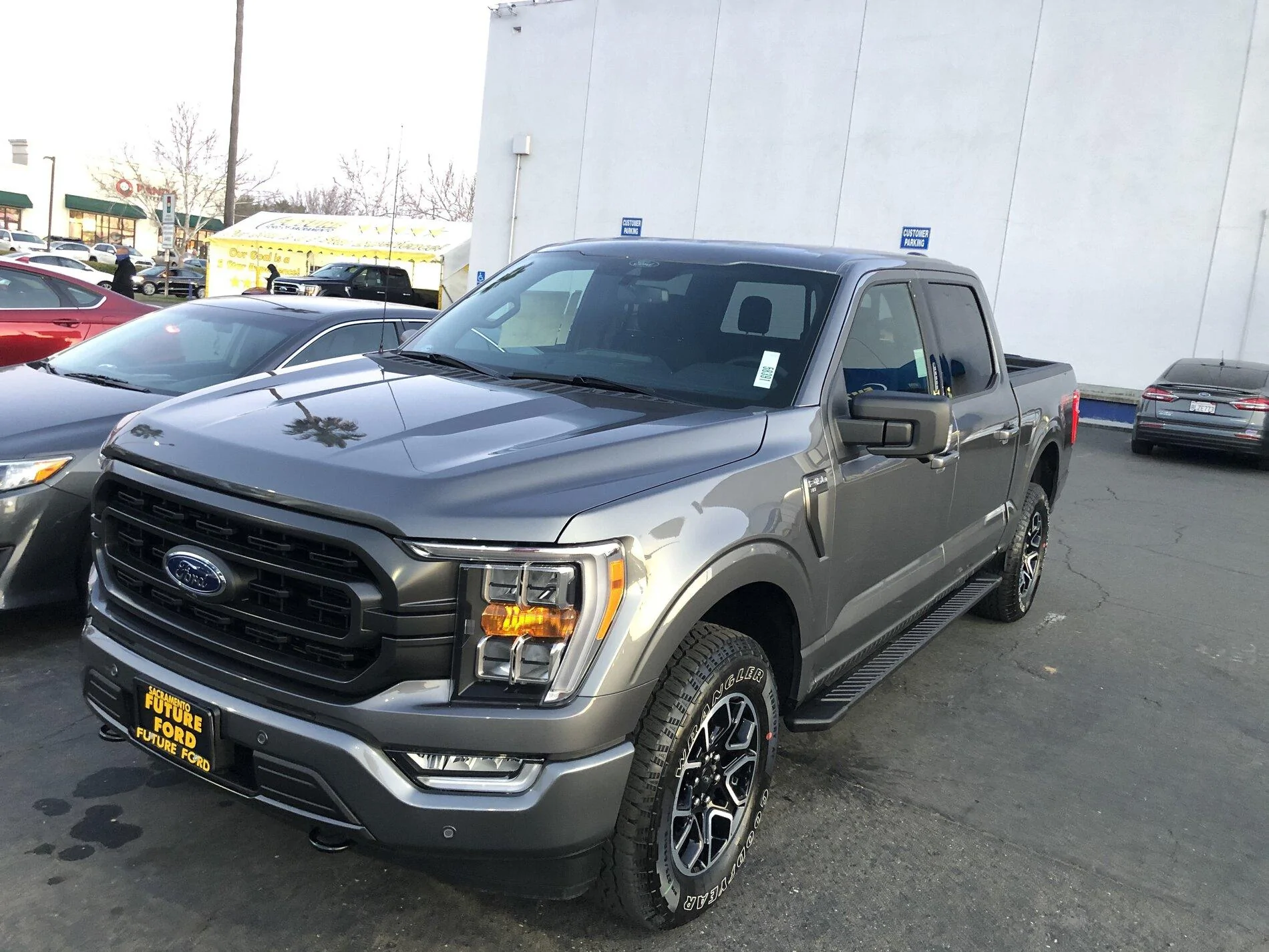 Ford F-150 CARBONIZED GRAY F-150 (2021+) Club truck2