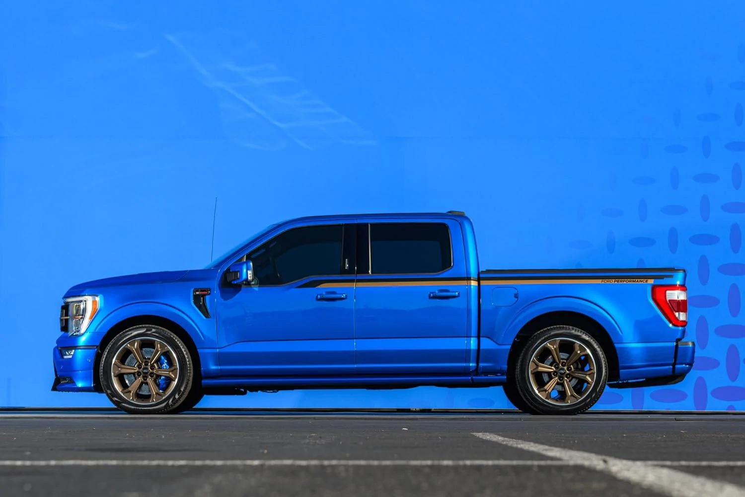 Ford F-150 2022 Ford Street Performance F-150 Supercharged V8 Debuts at SEMA 2021 wdmp_211030_00747