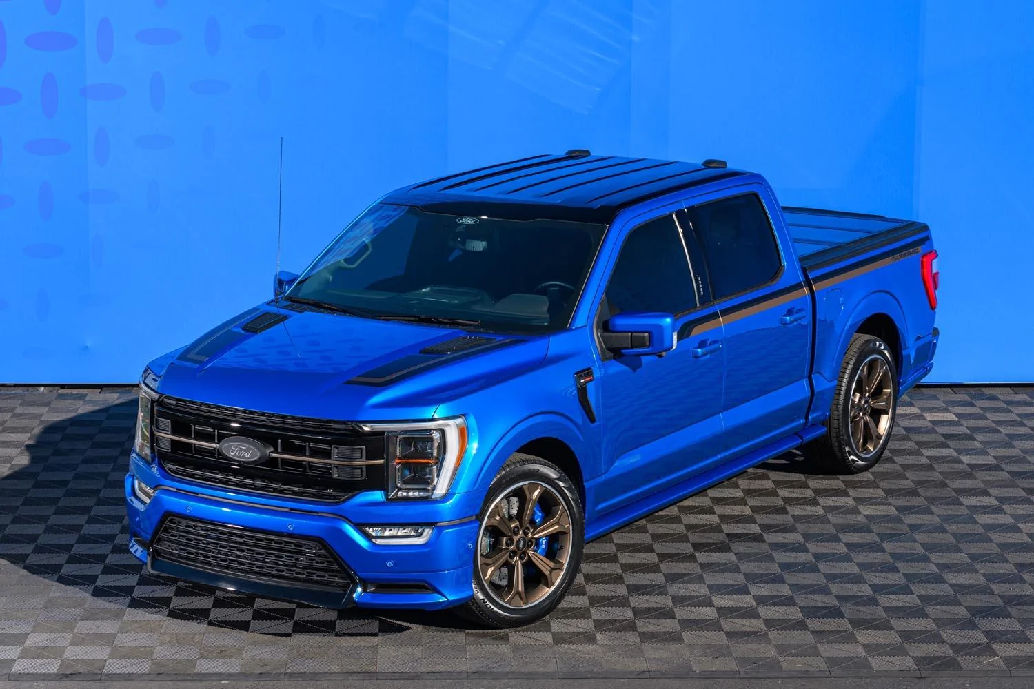 Ford F-150 2022 Ford Street Performance F-150 Supercharged V8 Debuts at SEMA 2021 wdmp_211030_00771